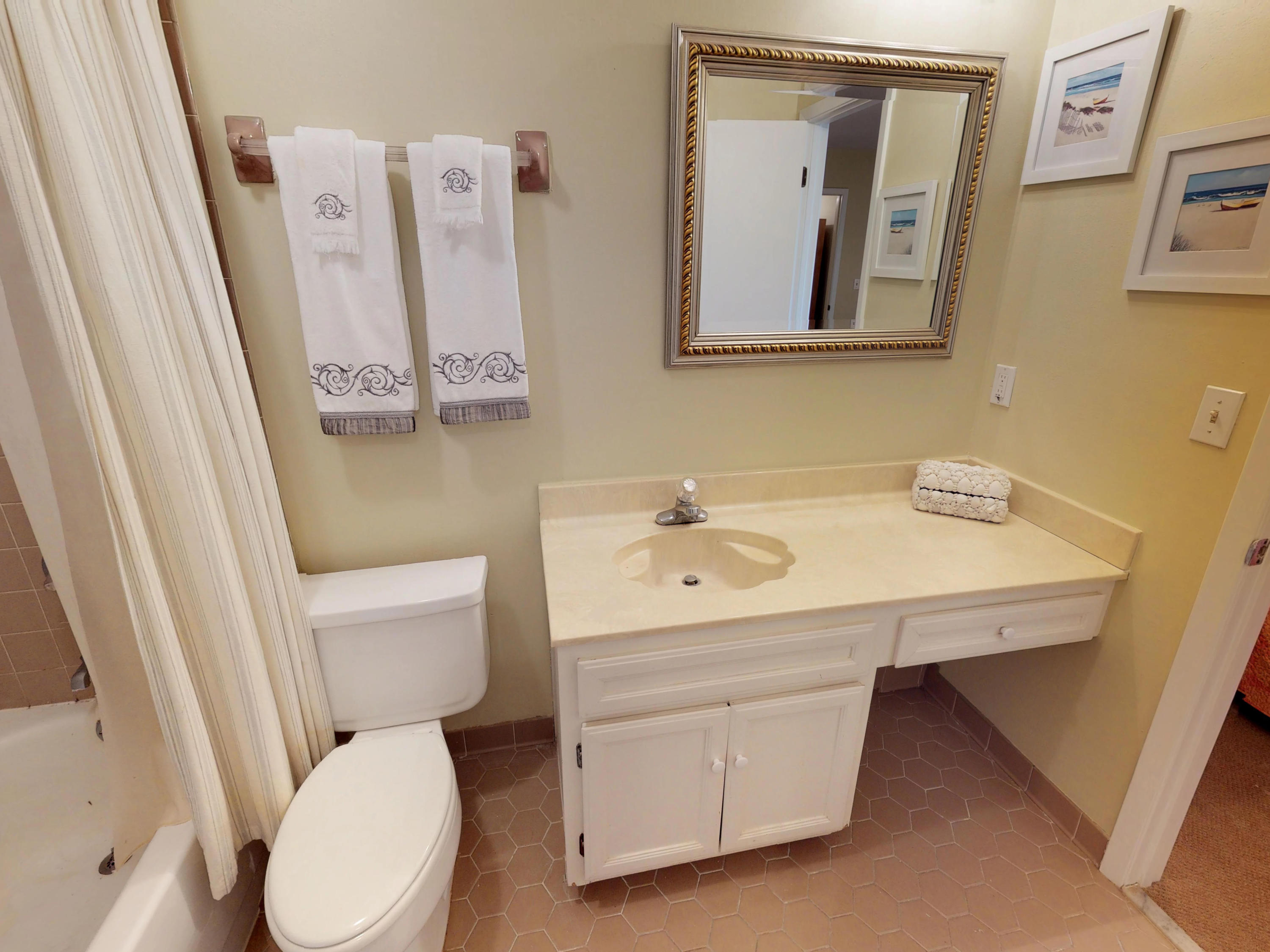 LINKSIDE VILLAGE UNIT 1 - Residential