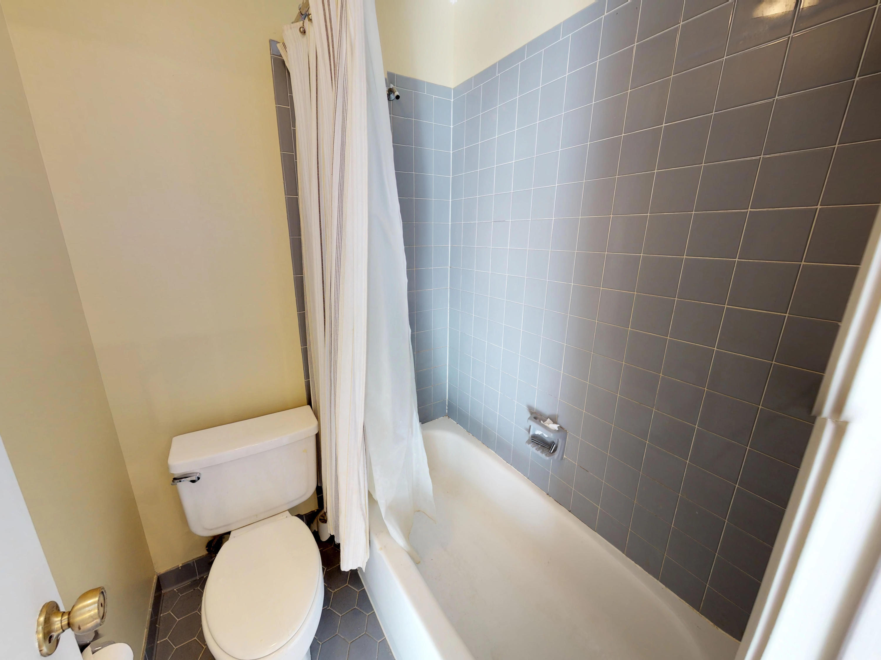 LINKSIDE VILLAGE UNIT 1 - Residential