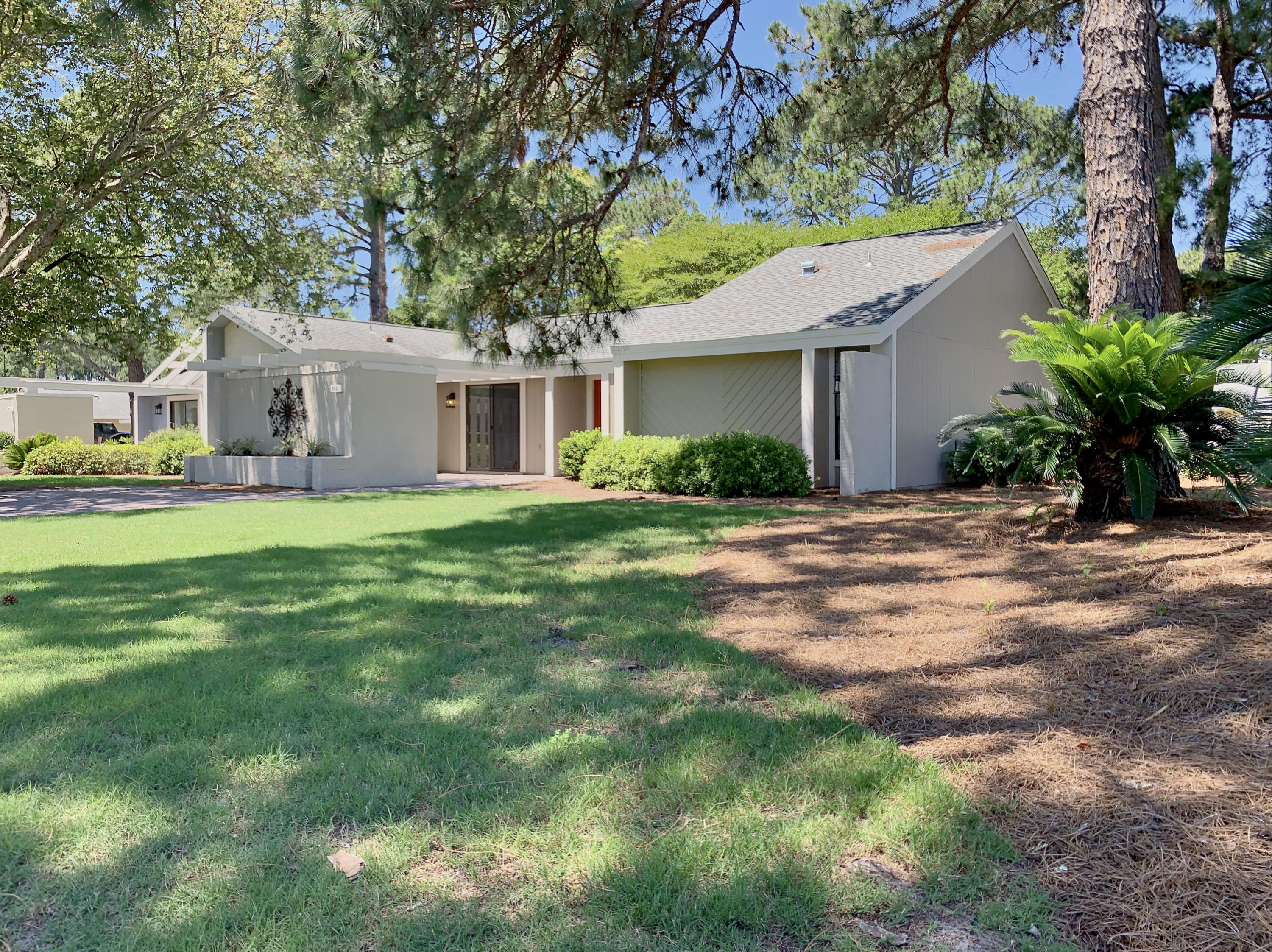 LINKSIDE VILLAGE UNIT 1 - Residential