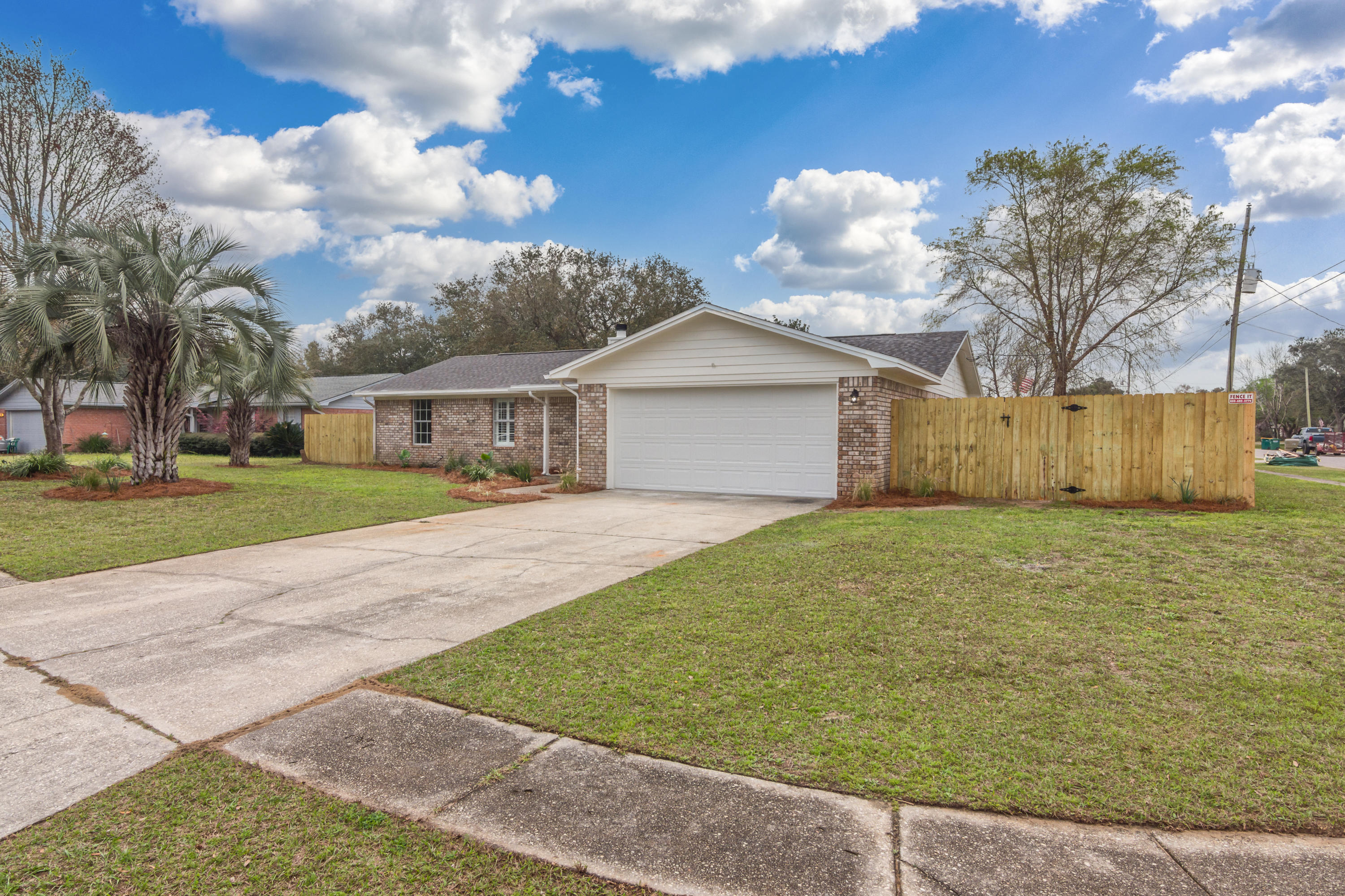 COUNTRY BREEZE ESTATES - Residential
