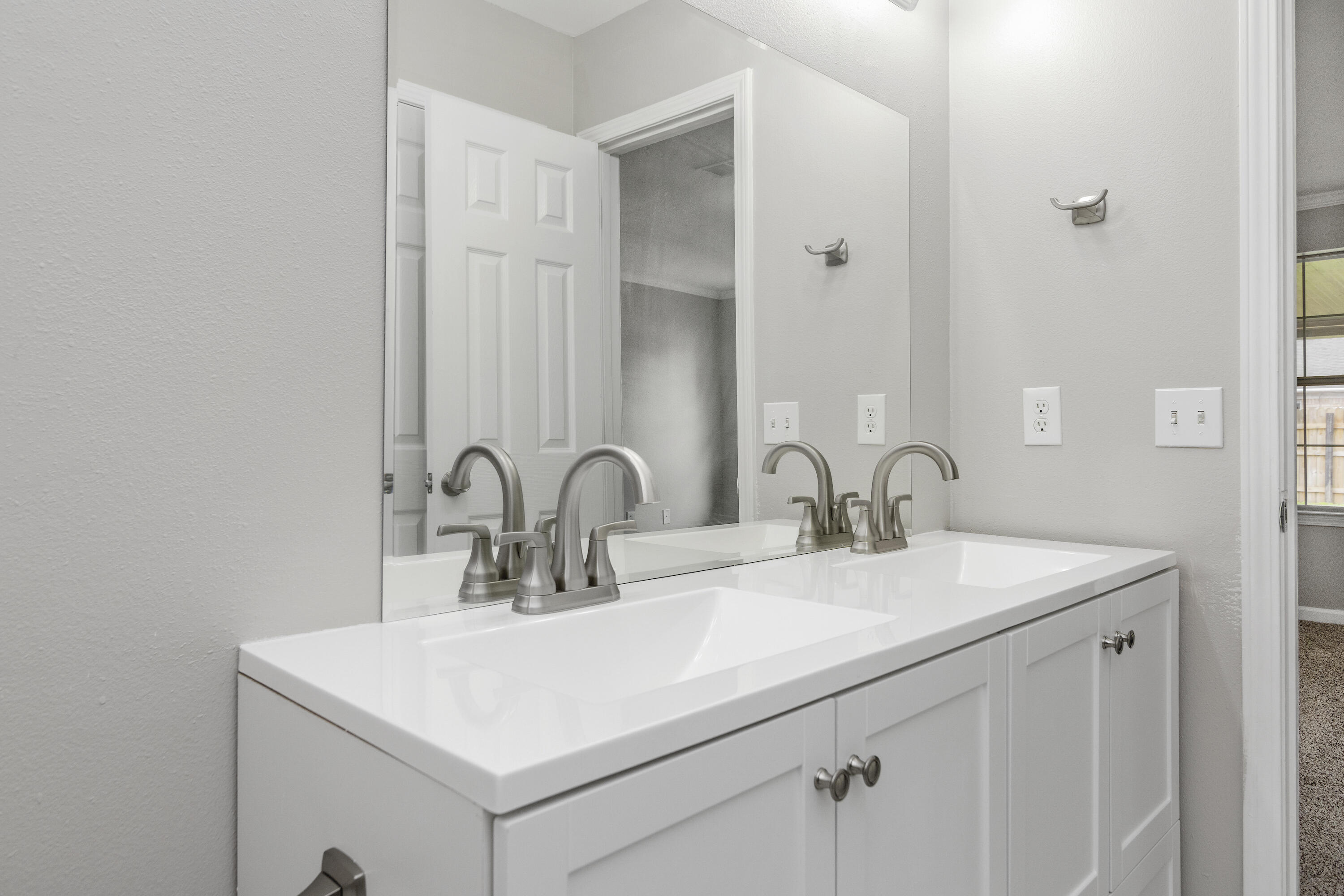 COUNTRY BREEZE ESTATES - Residential