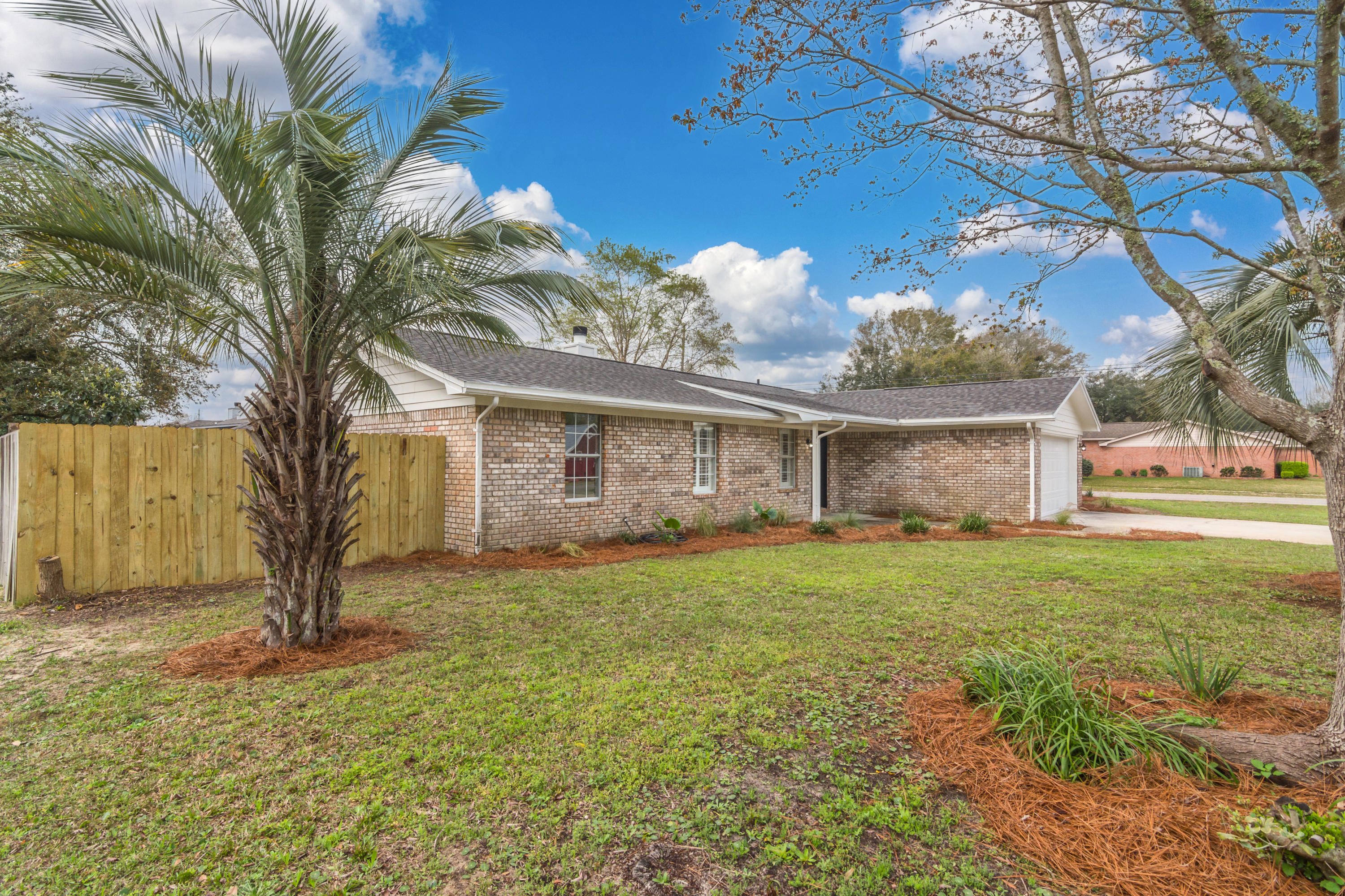 COUNTRY BREEZE ESTATES - Residential