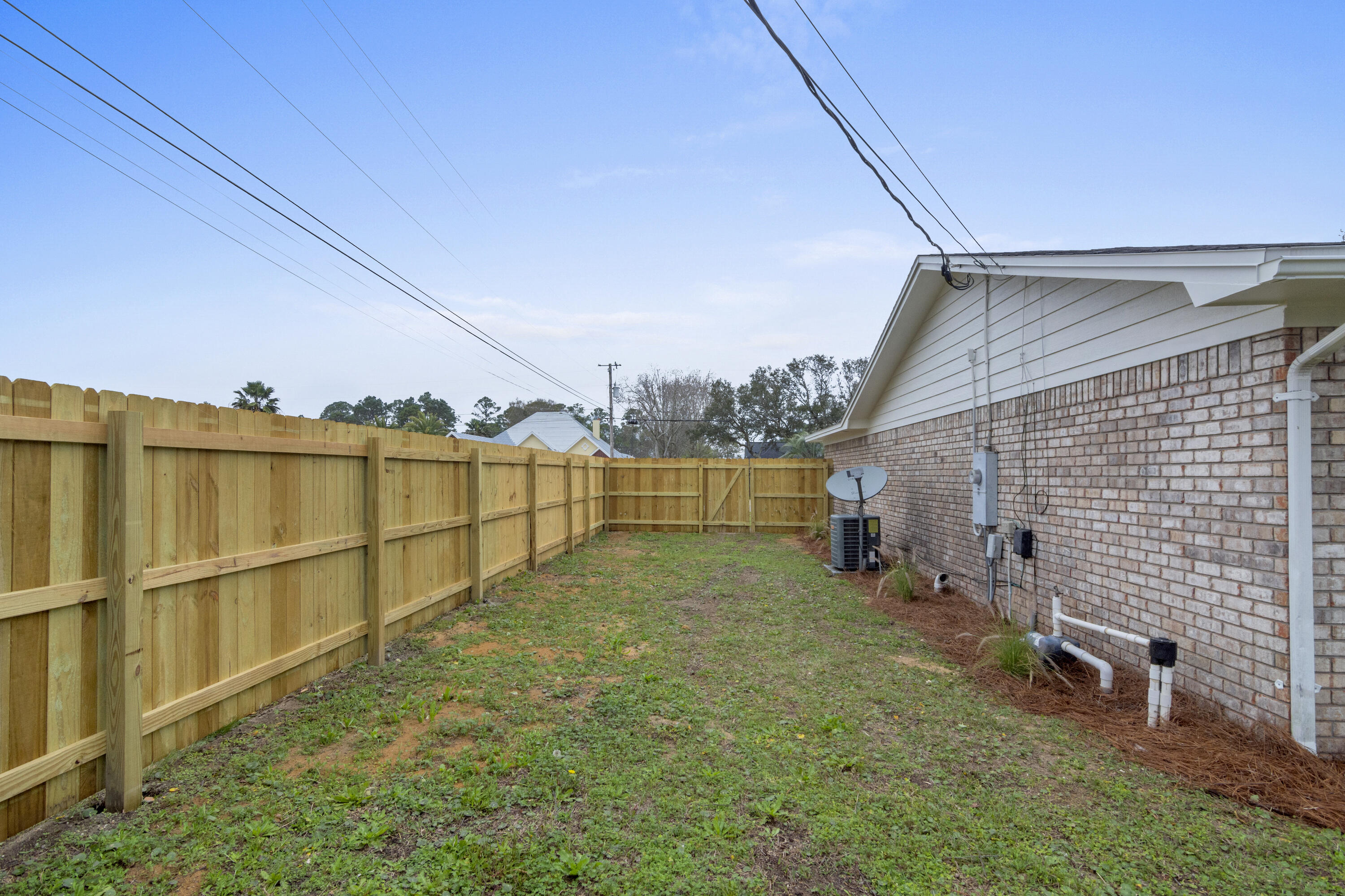 COUNTRY BREEZE ESTATES - Residential