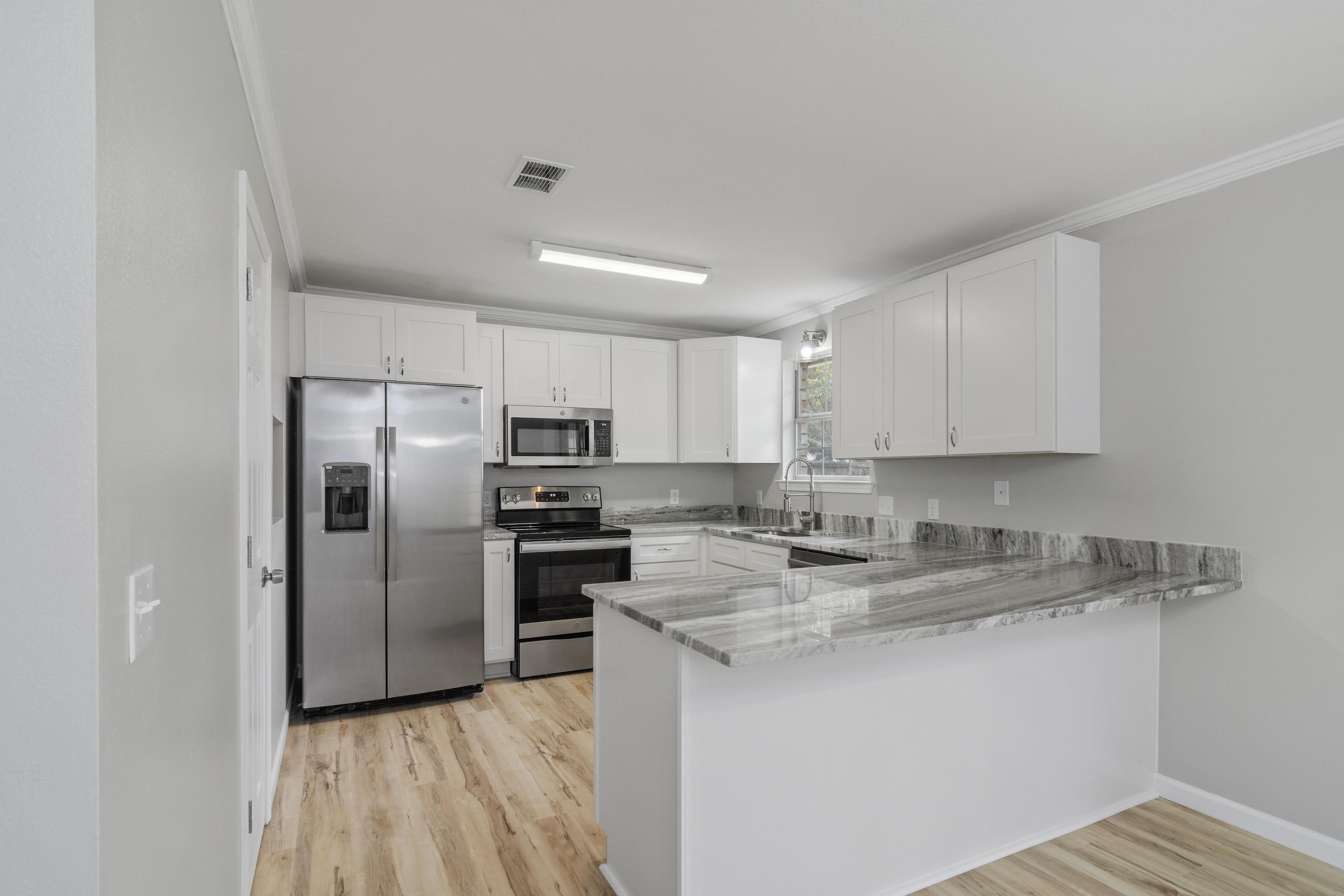 COUNTRY BREEZE ESTATES - Residential