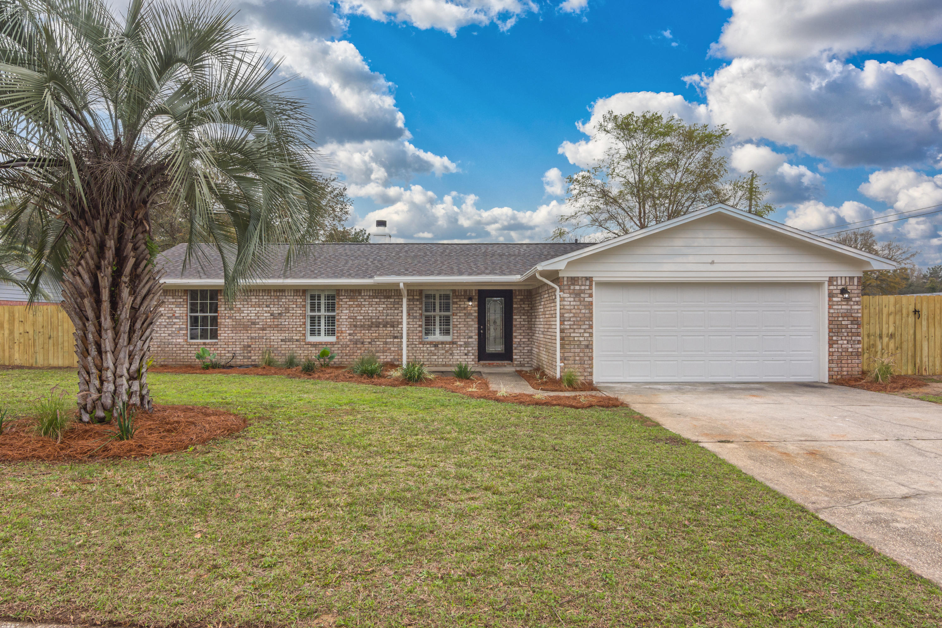 COUNTRY BREEZE ESTATES - Residential