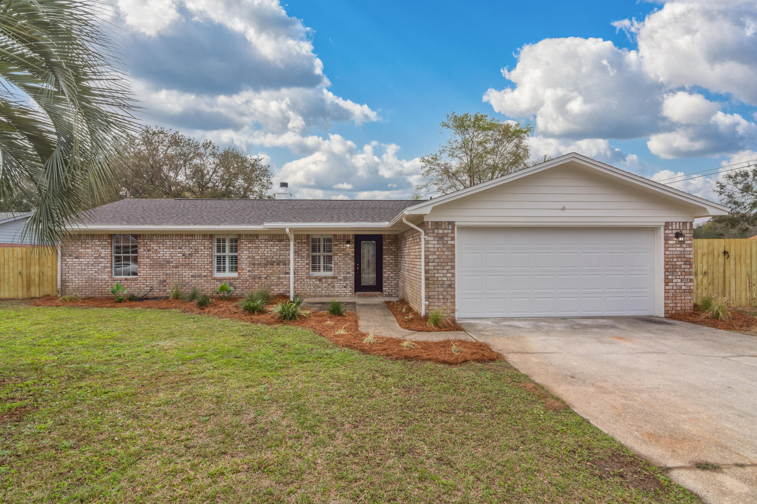 COUNTRY BREEZE ESTATES - Residential