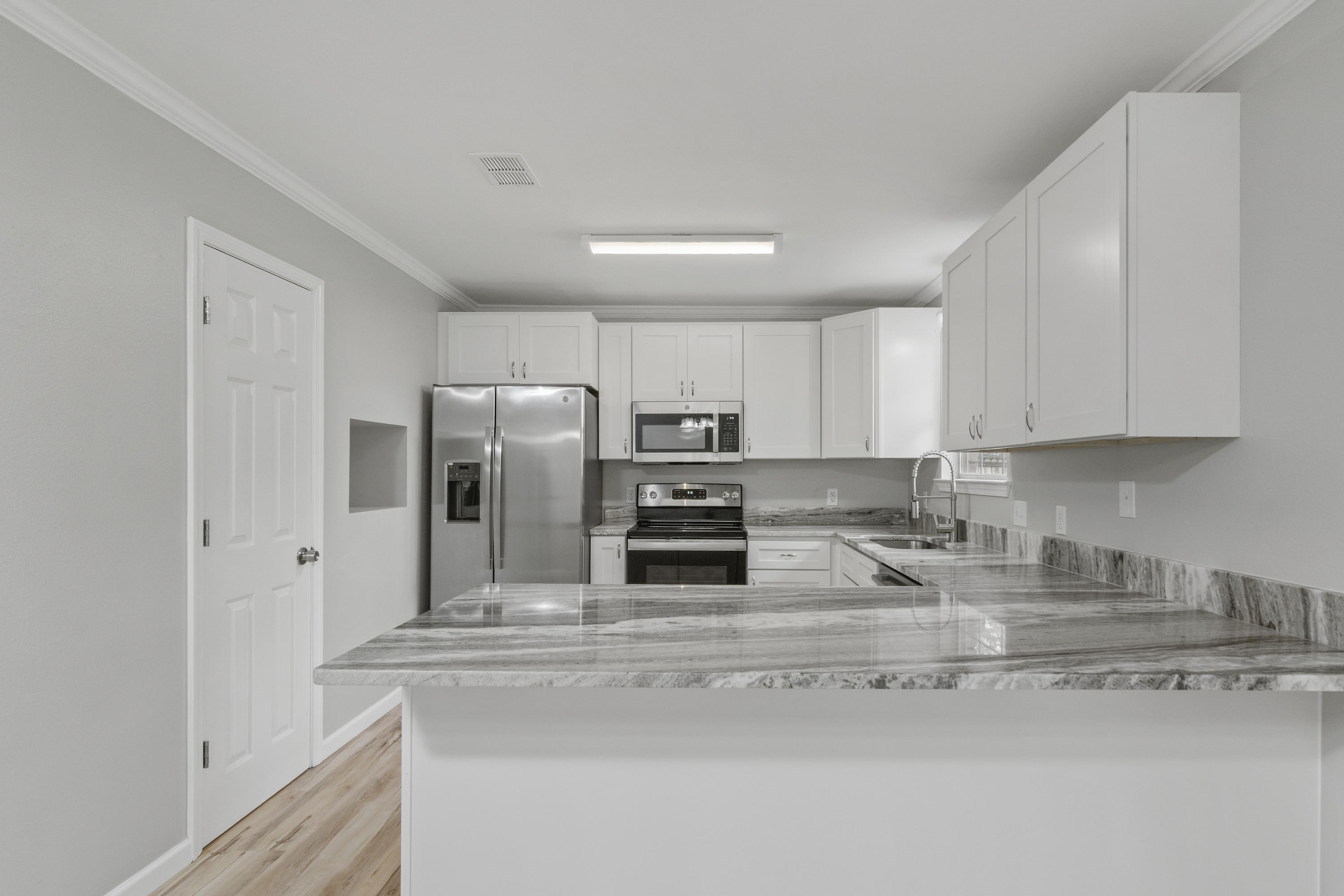 COUNTRY BREEZE ESTATES - Residential
