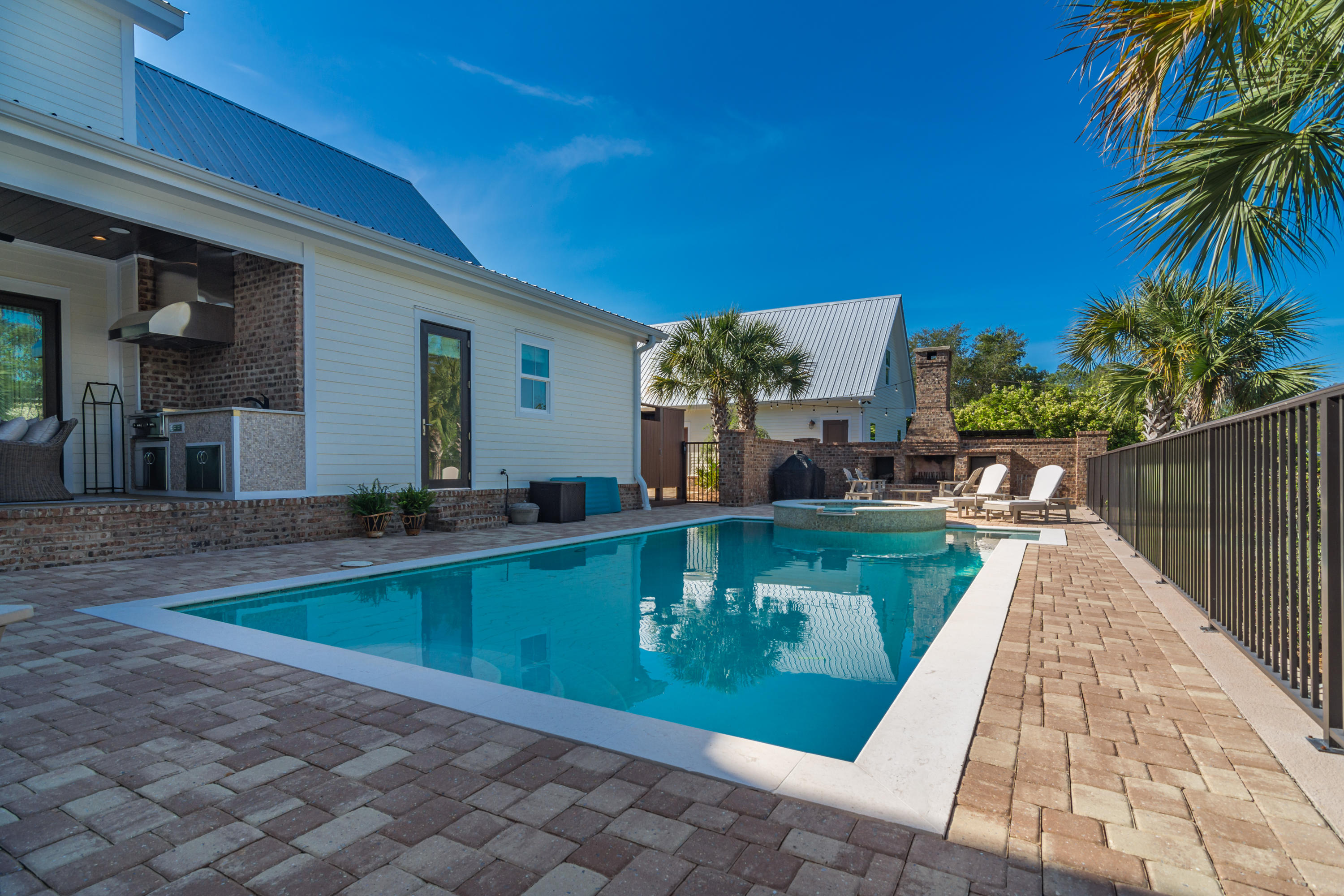 DAUGHETTES AMENDED - Residential
