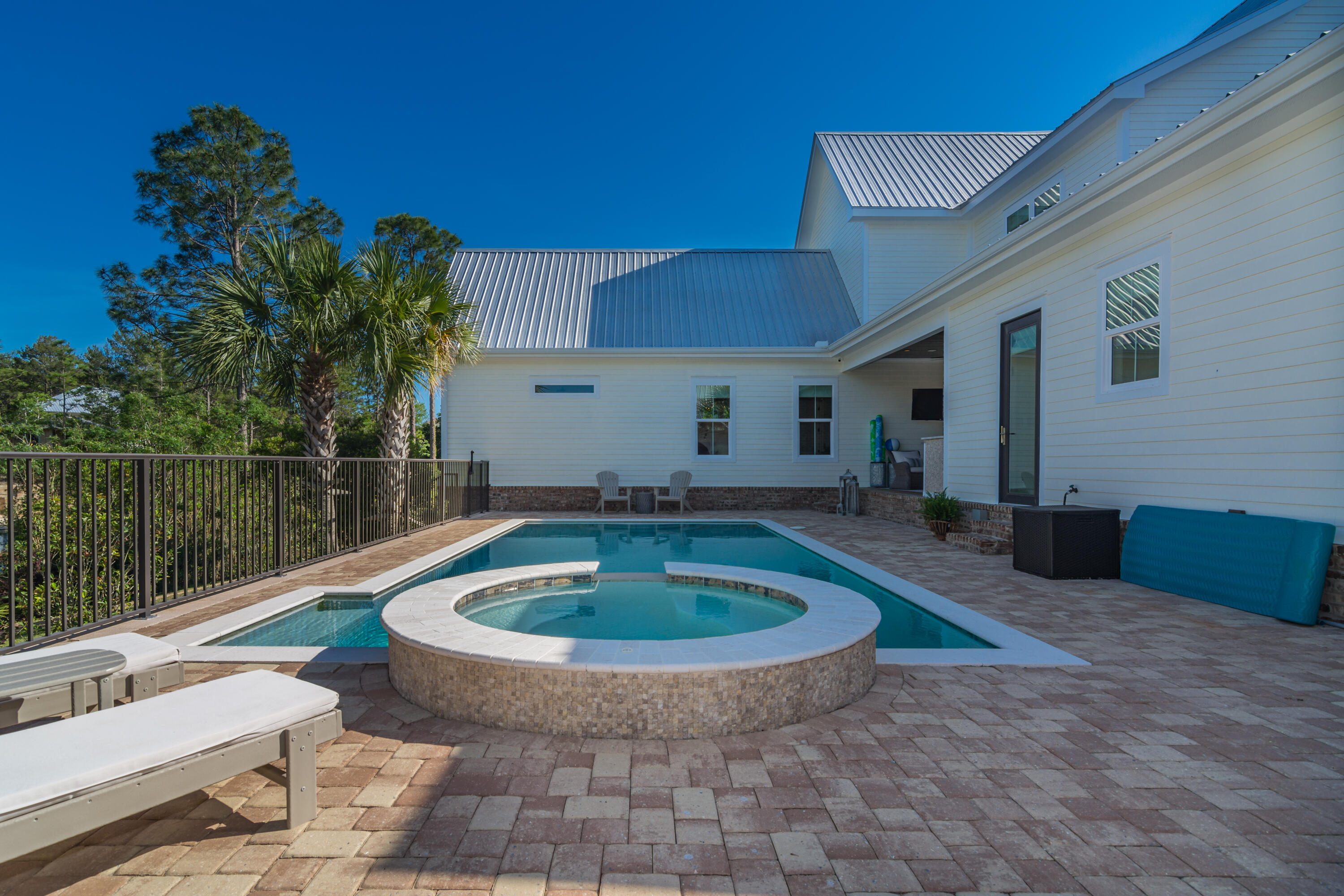 DAUGHETTES AMENDED - Residential