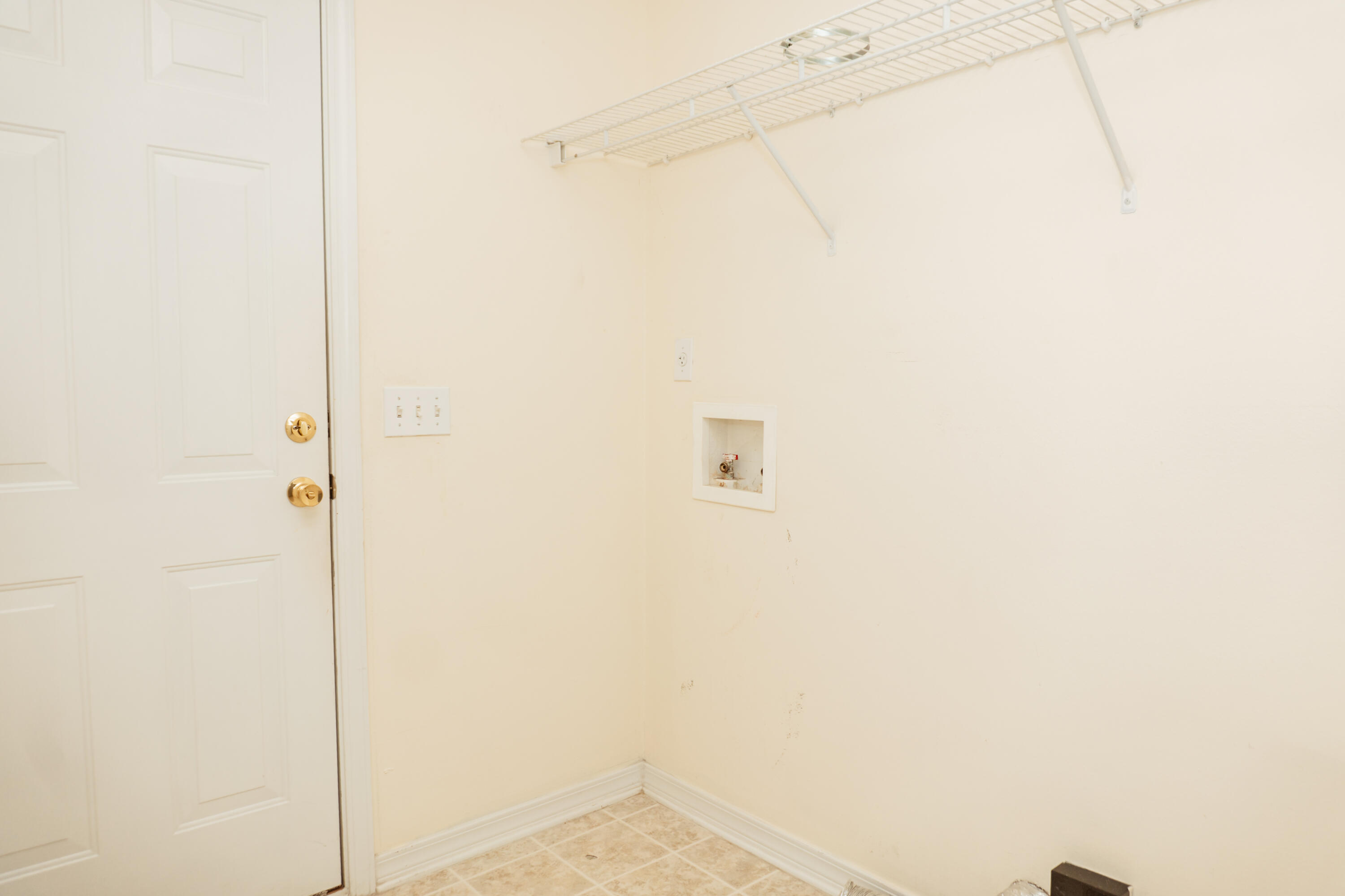 COUNTRYVIEW ESTATES 10TH ADDN - Residential Lease