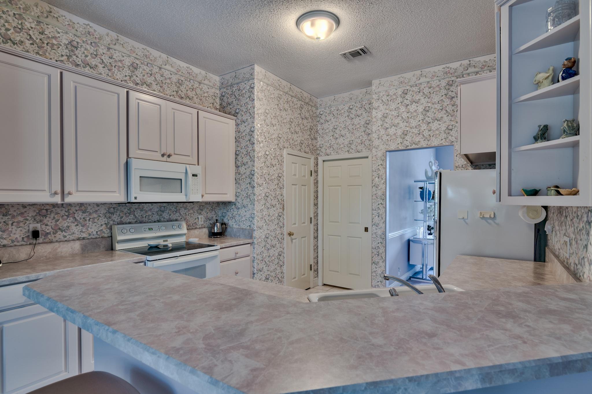 ROCKY BAYOU COUNTRY CLUB ESTATES 9 - Residential