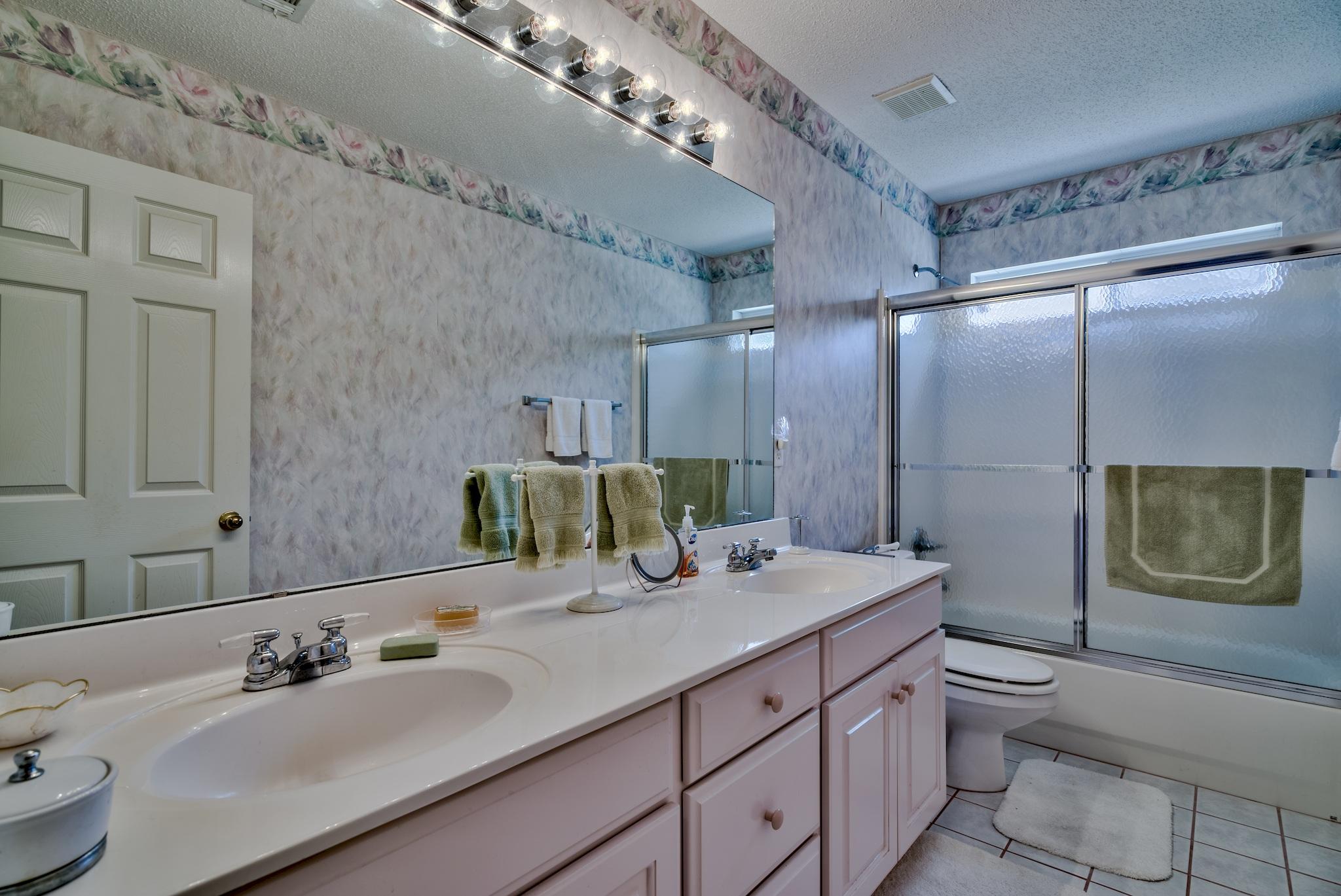 ROCKY BAYOU COUNTRY CLUB ESTATES 9 - Residential