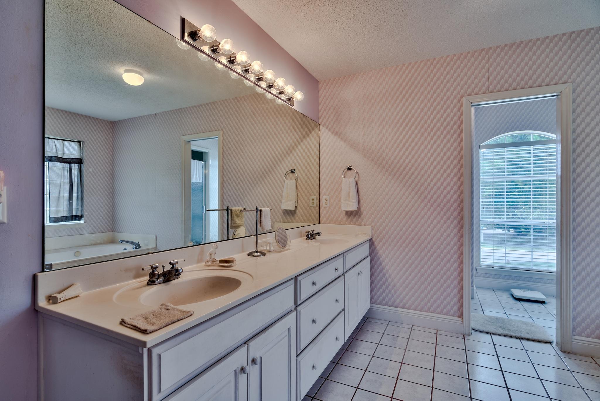 ROCKY BAYOU COUNTRY CLUB ESTATES 9 - Residential