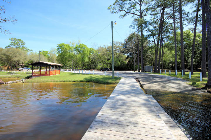 BAYOU POQUITO - Land