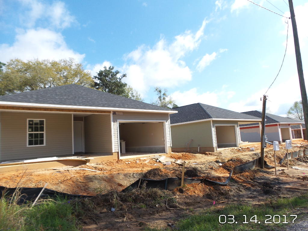 HOME INV CO OF MILLIGAN LOTS 14 THRU 16 BLK H - Residential Lease