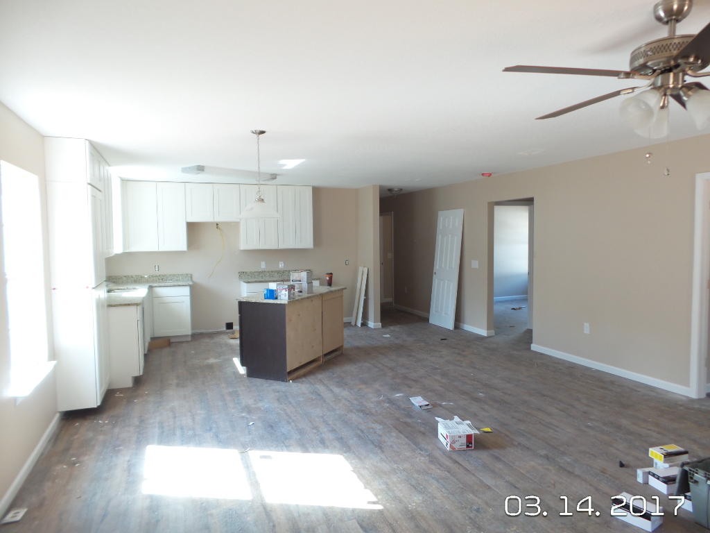 HOME INV CO OF MILLIGAN LOTS 14 THRU 16 BLK H - Residential Lease