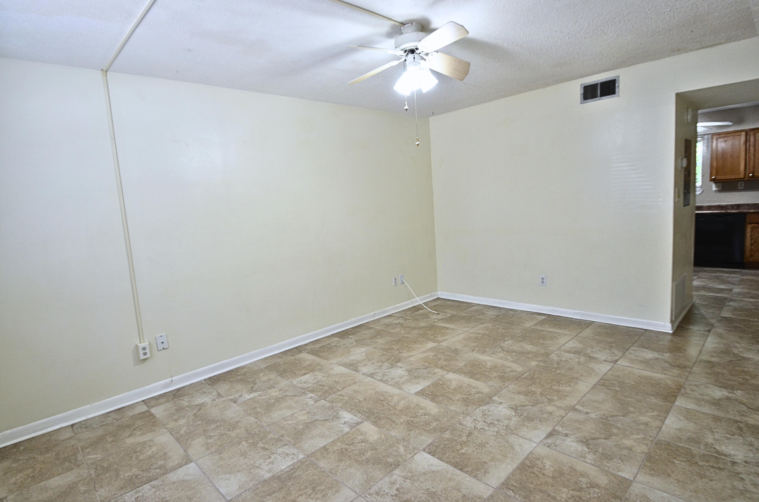 VALENCIA ARMS - Residential Lease