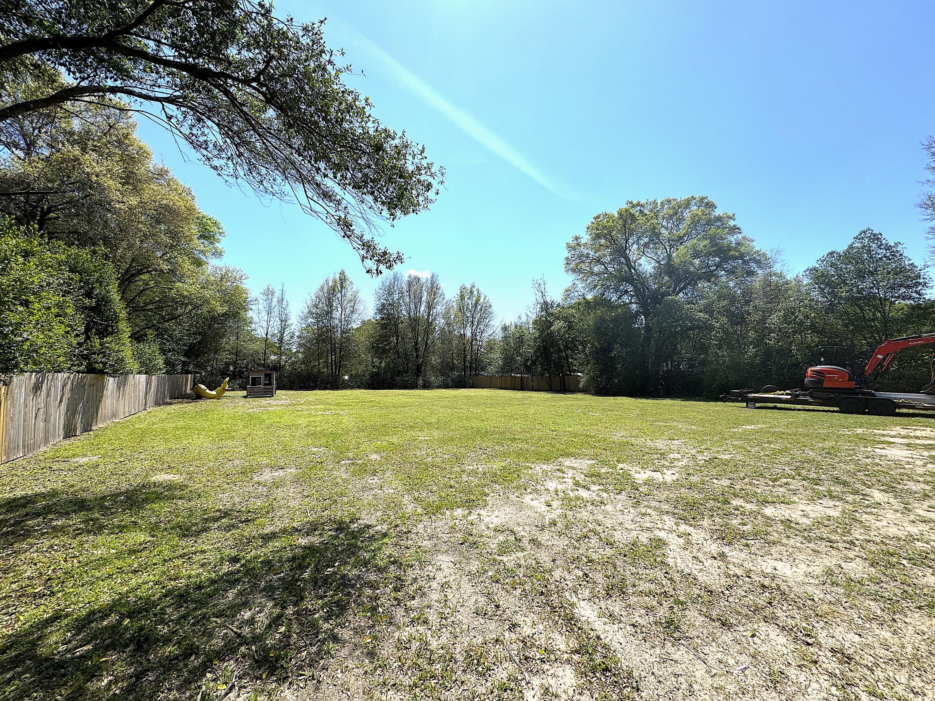 OAKDALE MINI FARMS - Land