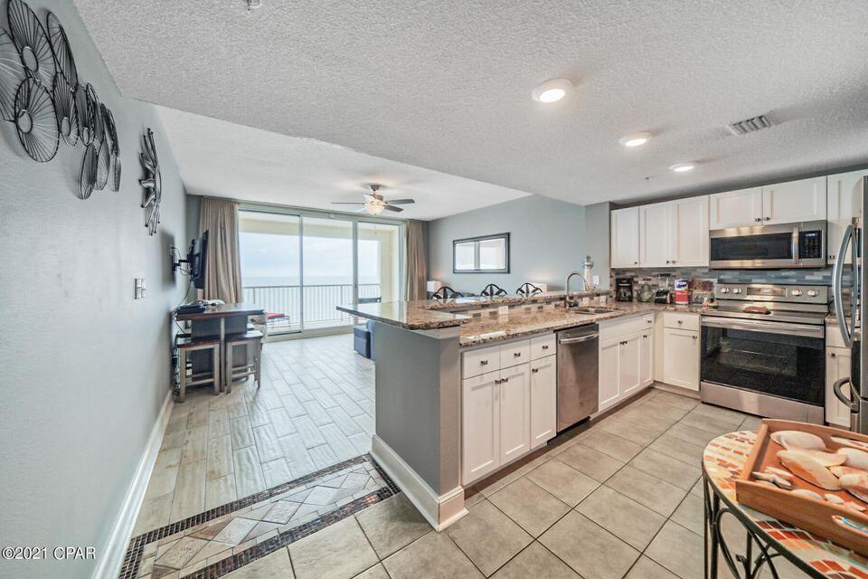 MAJESTIC BEACH TOWERS I - Residential