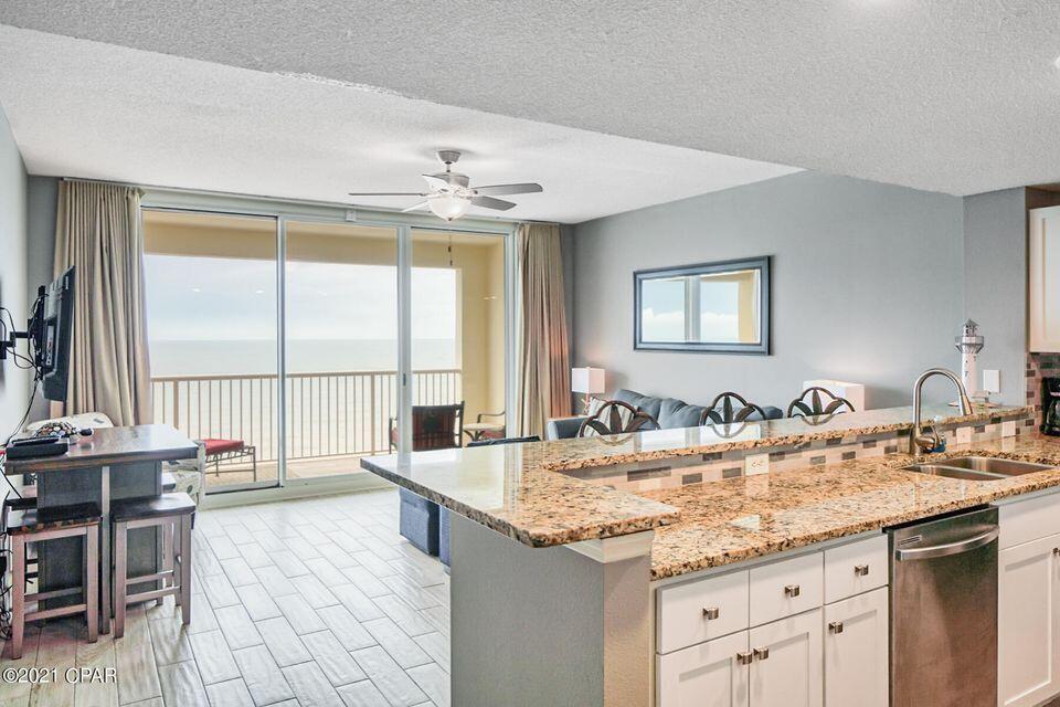 MAJESTIC BEACH TOWERS I - Residential