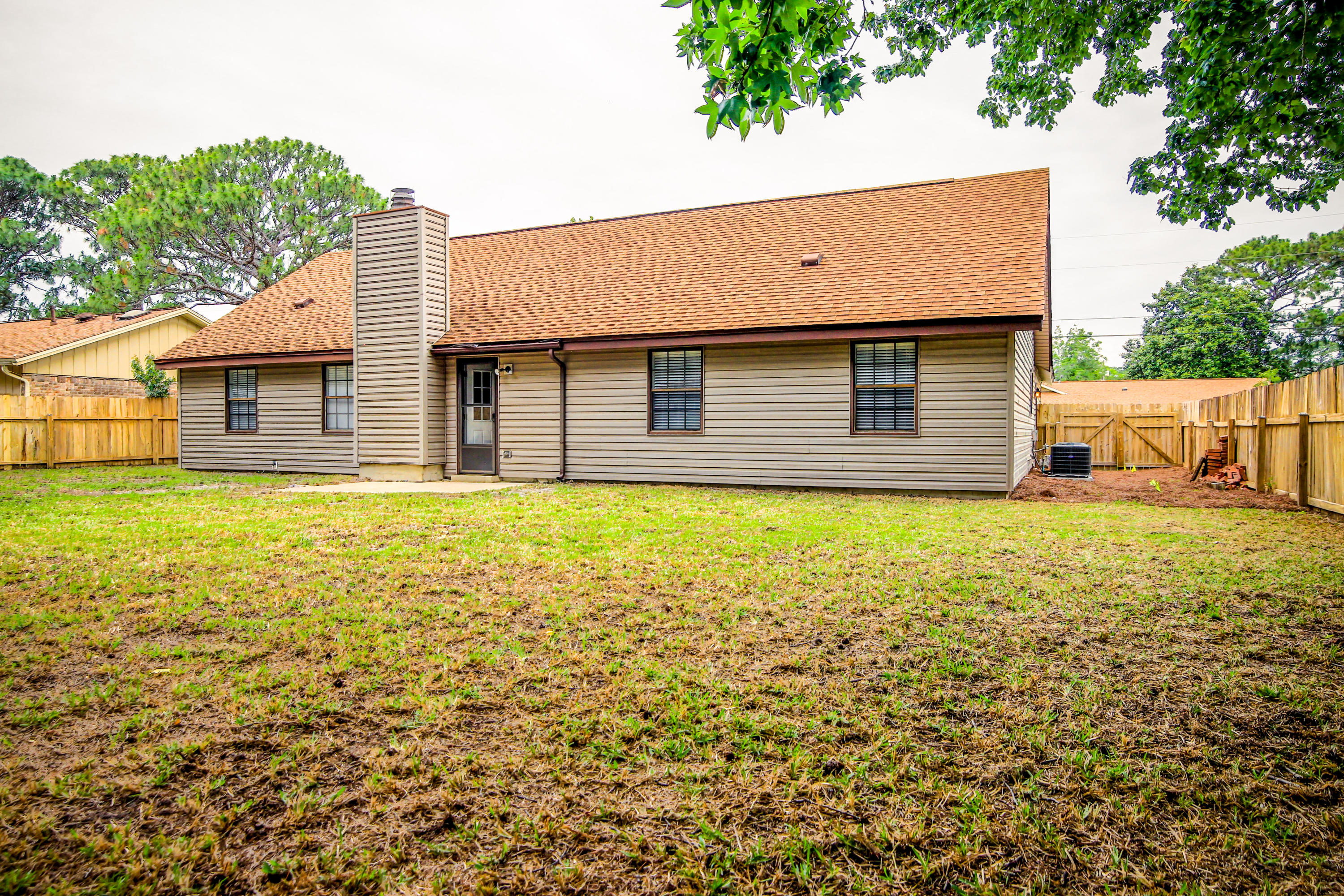 MARY ESTHER MANOR - Residential