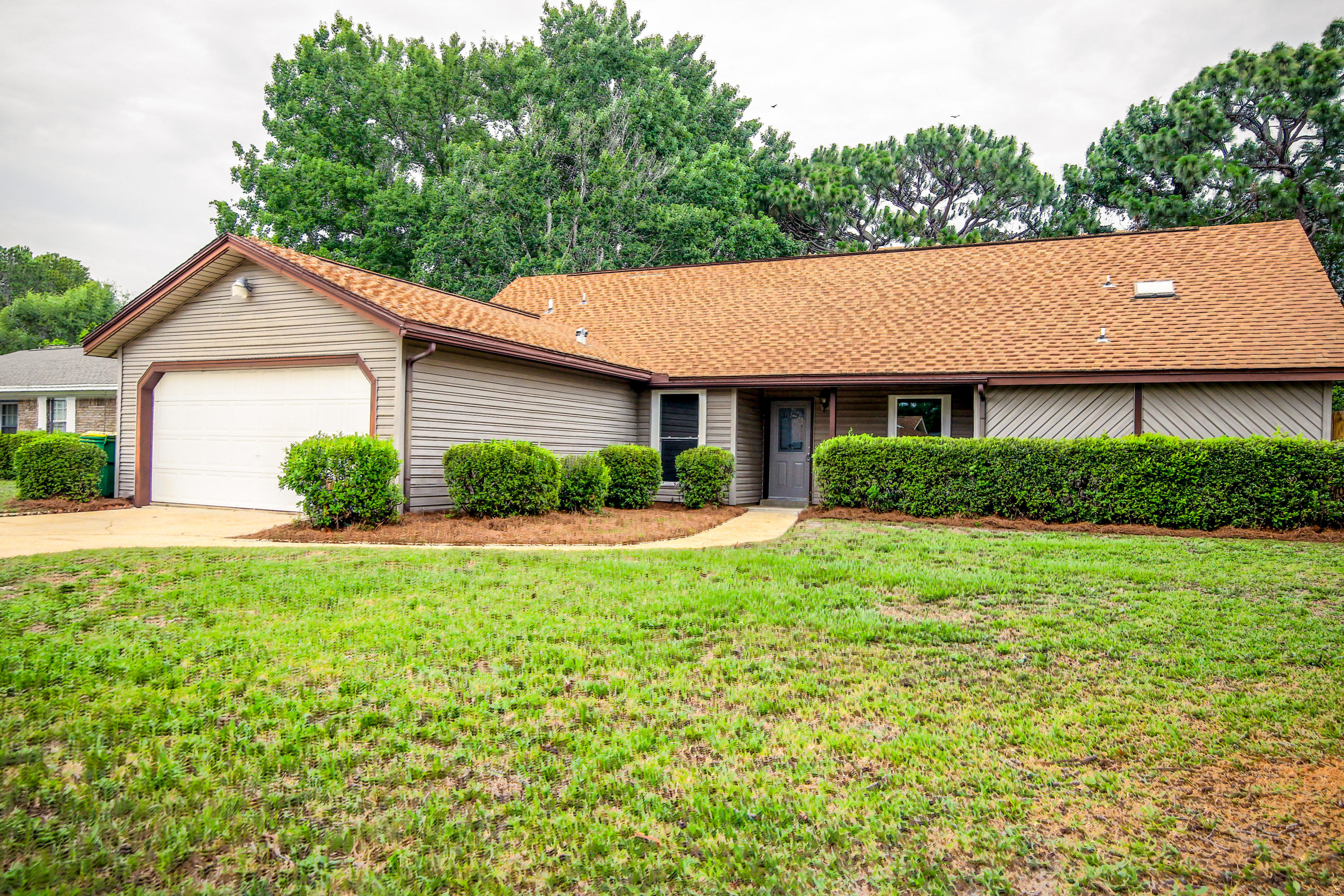 MARY ESTHER MANOR - Residential