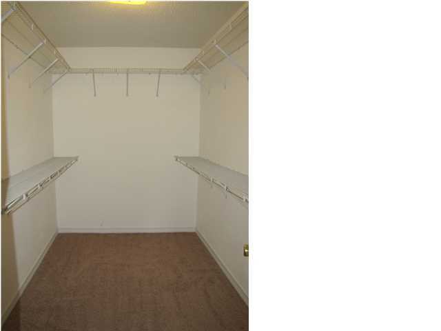 PINNACLE POINT - Residential Lease
