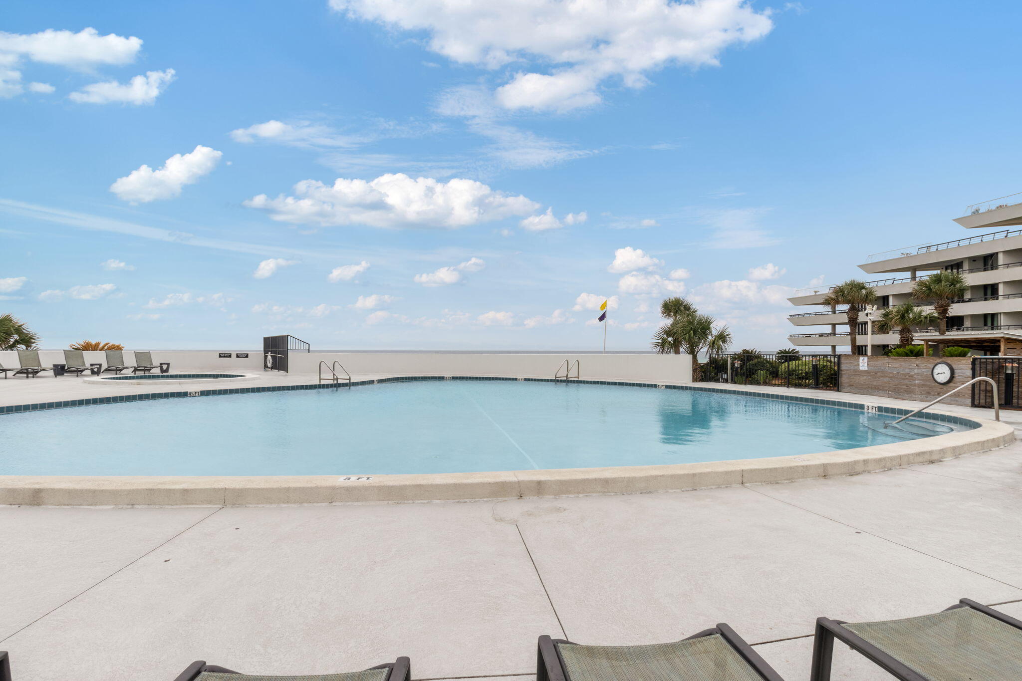 EDGEWATER BEACH - Residential