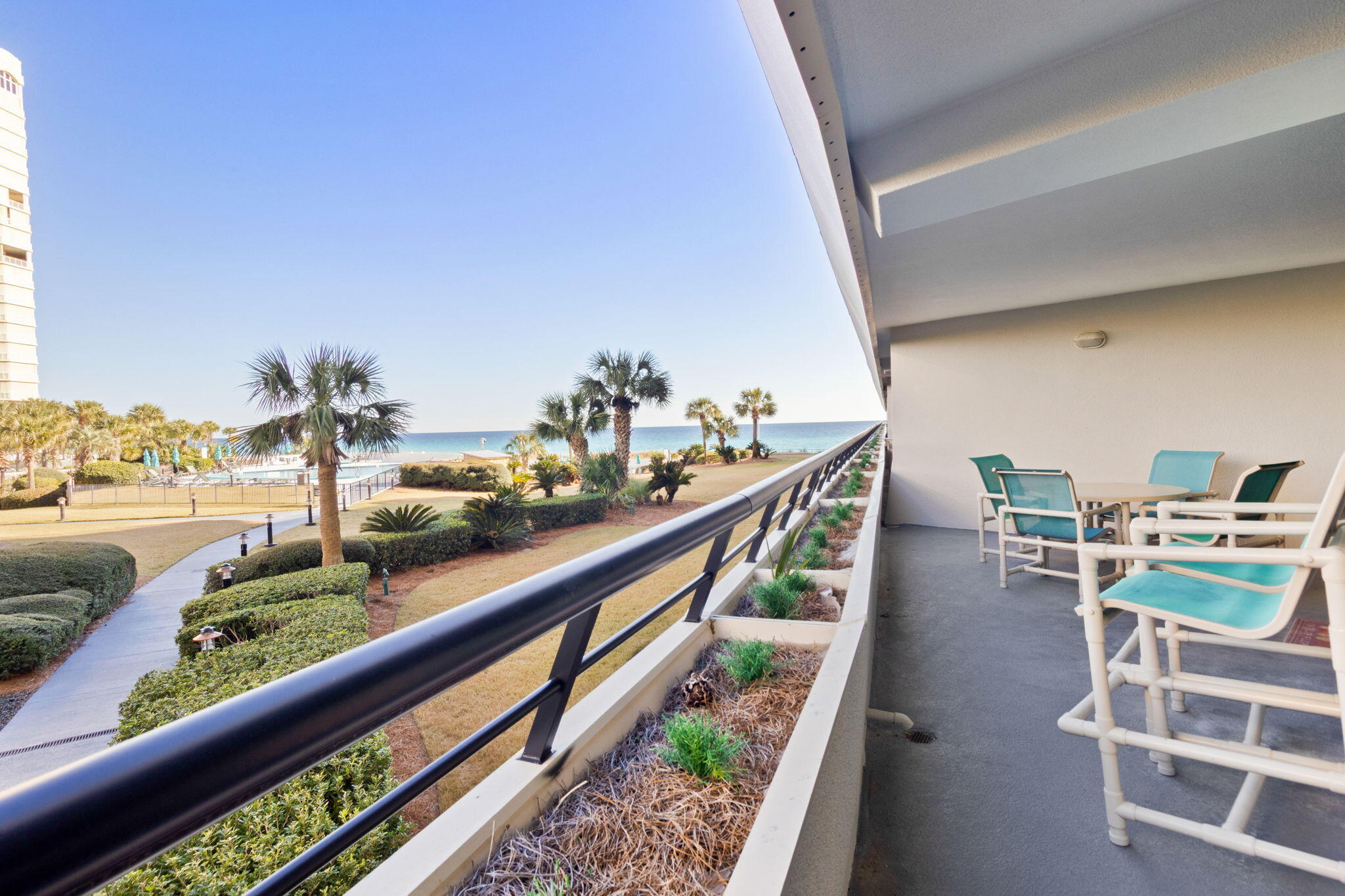 EDGEWATER BEACH - Residential