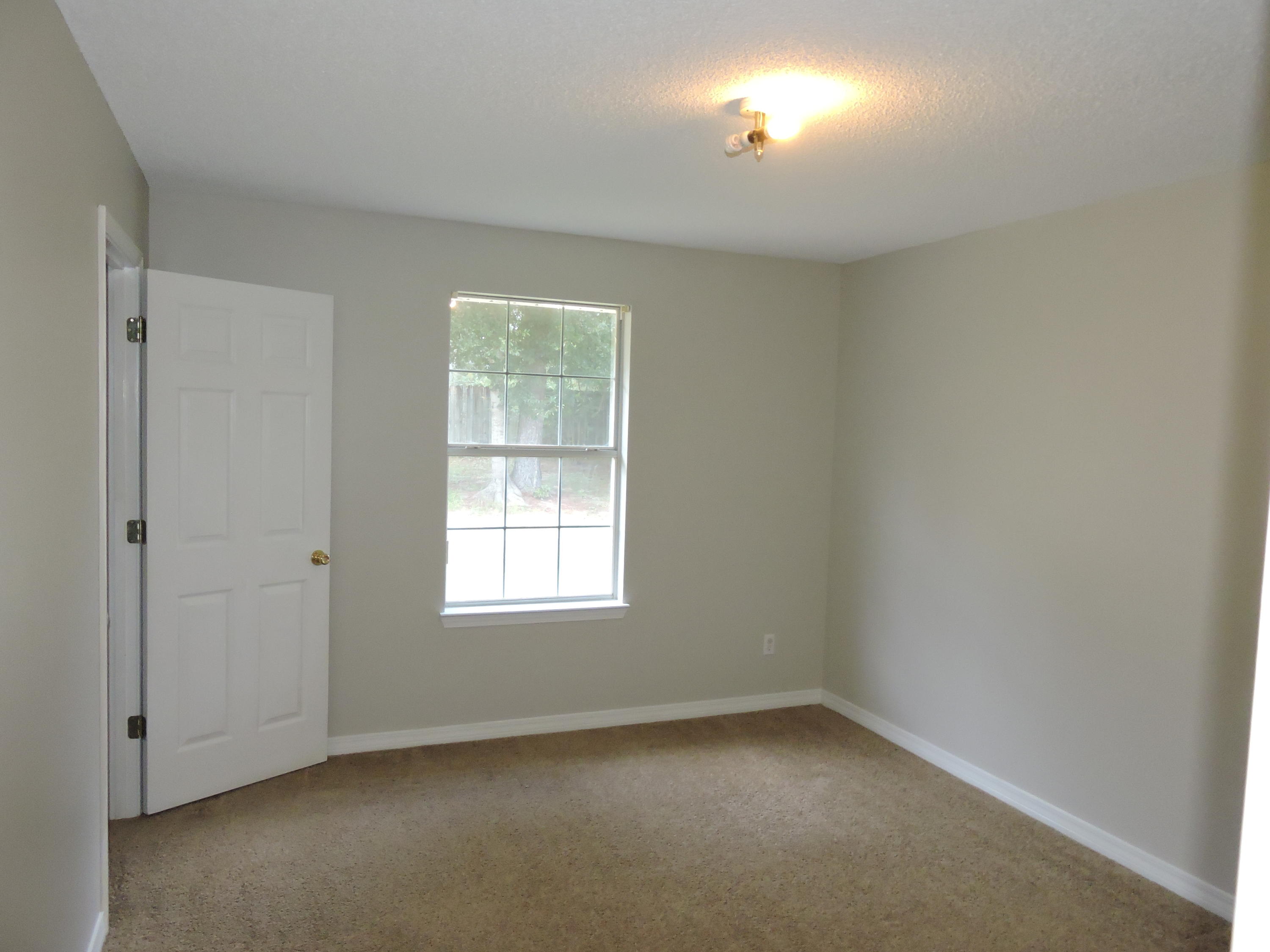 COUNTRYVIEW ESTATES 4TH ADDN - Residential Lease