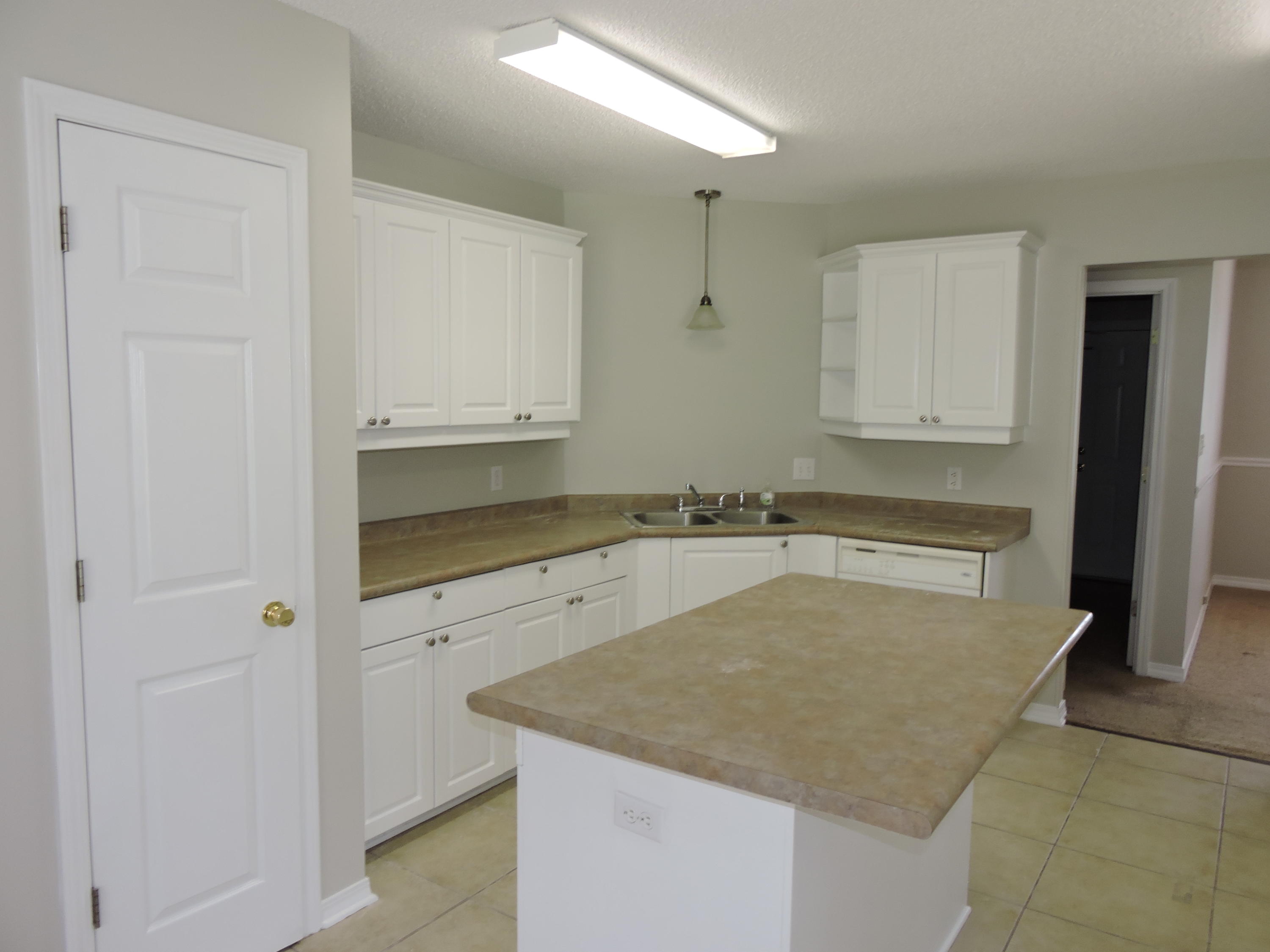 COUNTRYVIEW ESTATES 4TH ADDN - Residential Lease