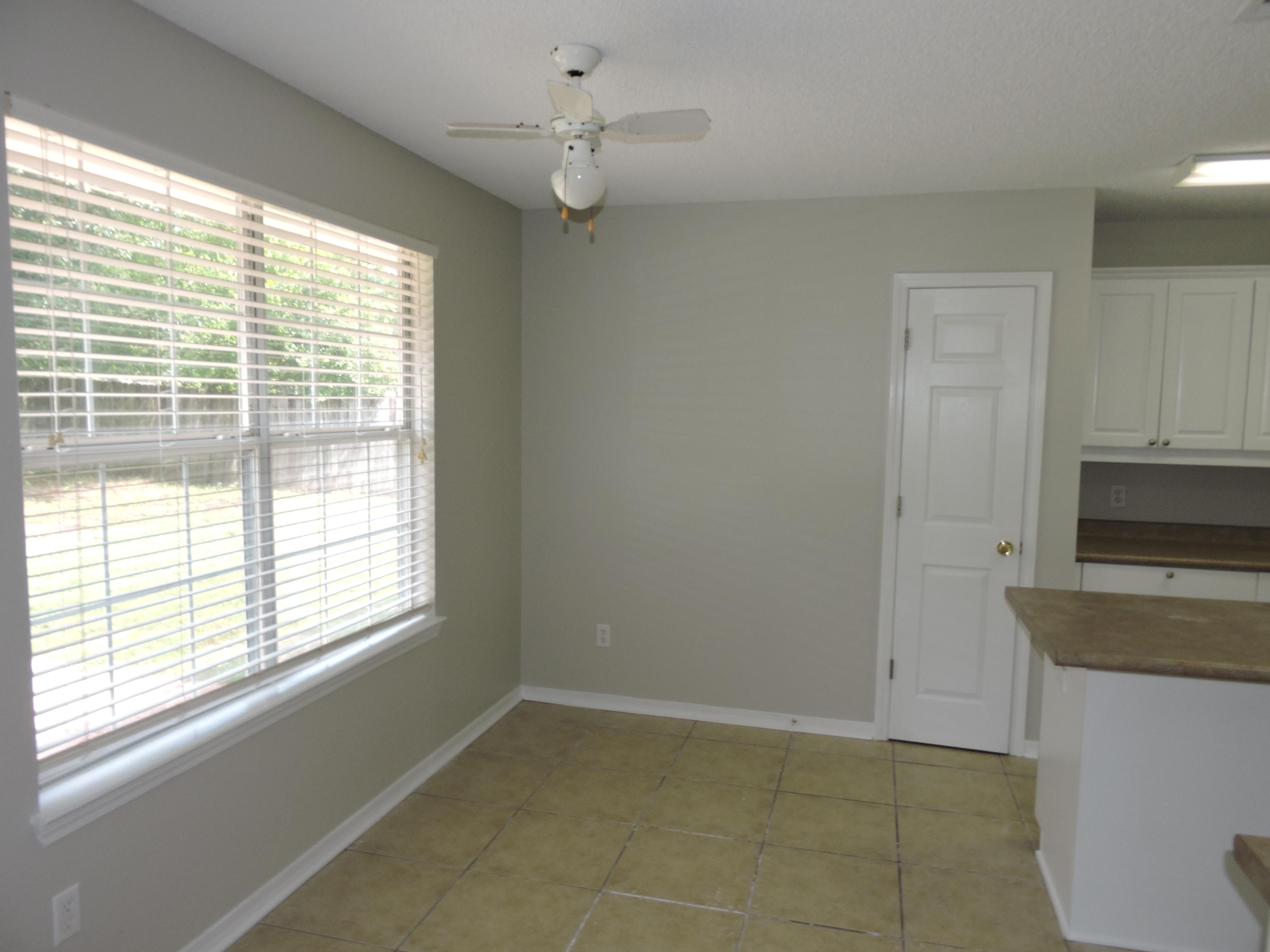 COUNTRYVIEW ESTATES 4TH ADDN - Residential Lease