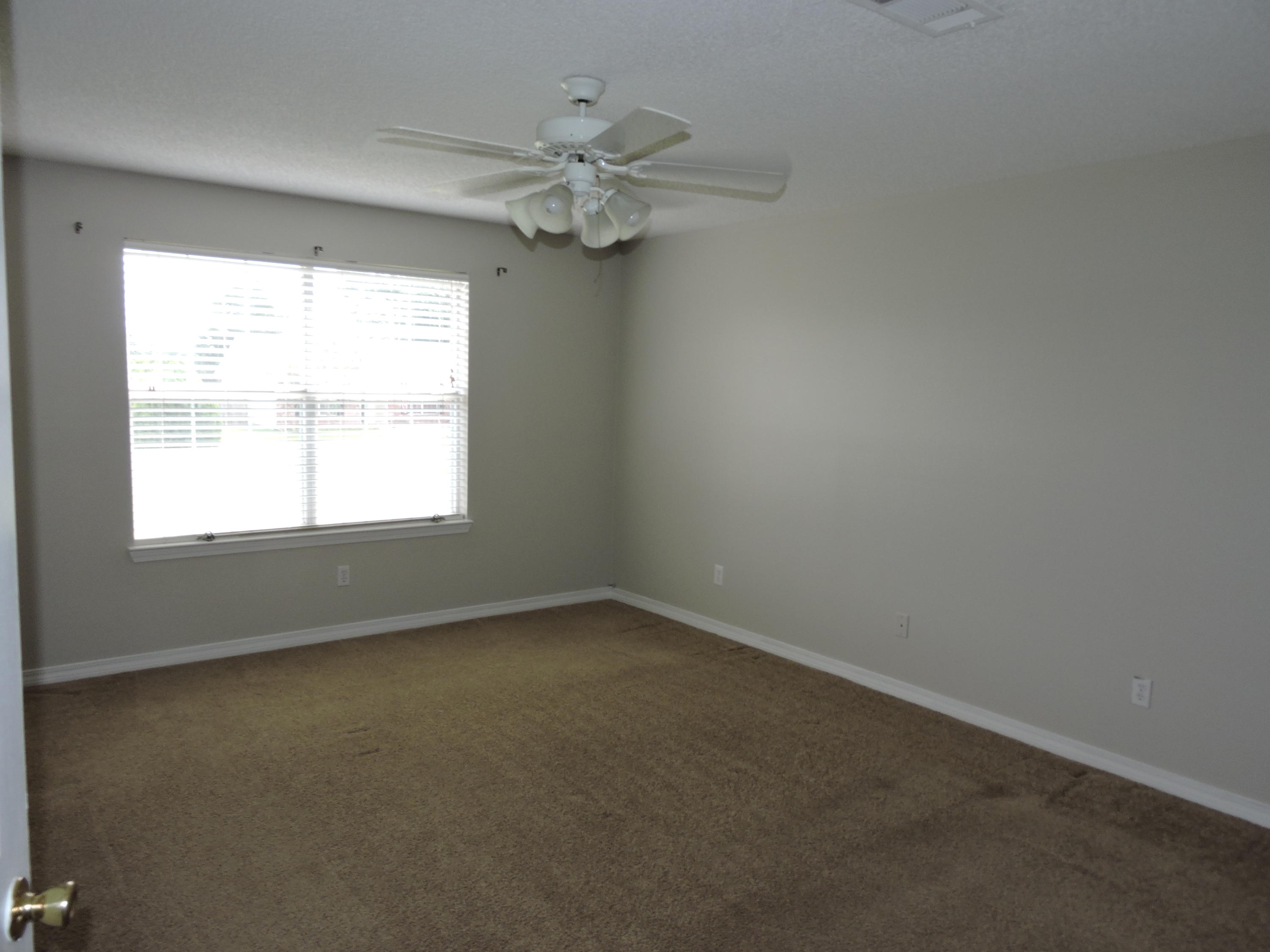 COUNTRYVIEW ESTATES 4TH ADDN - Residential Lease