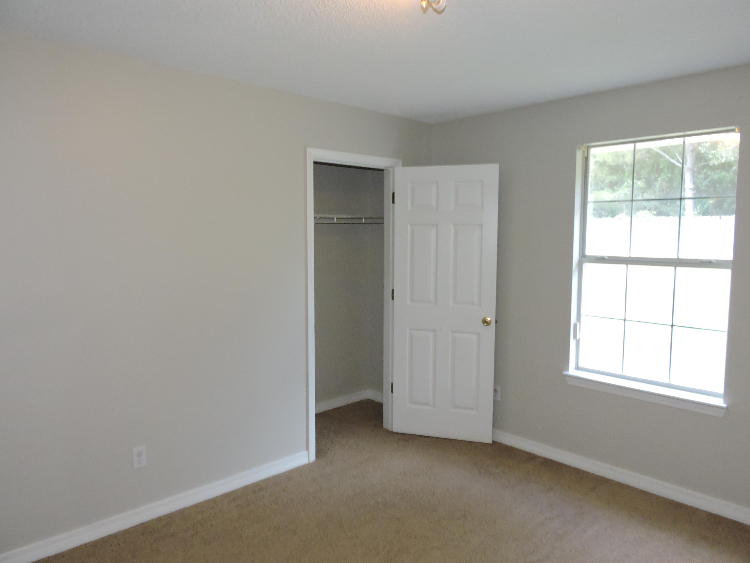 COUNTRYVIEW ESTATES 4TH ADDN - Residential Lease
