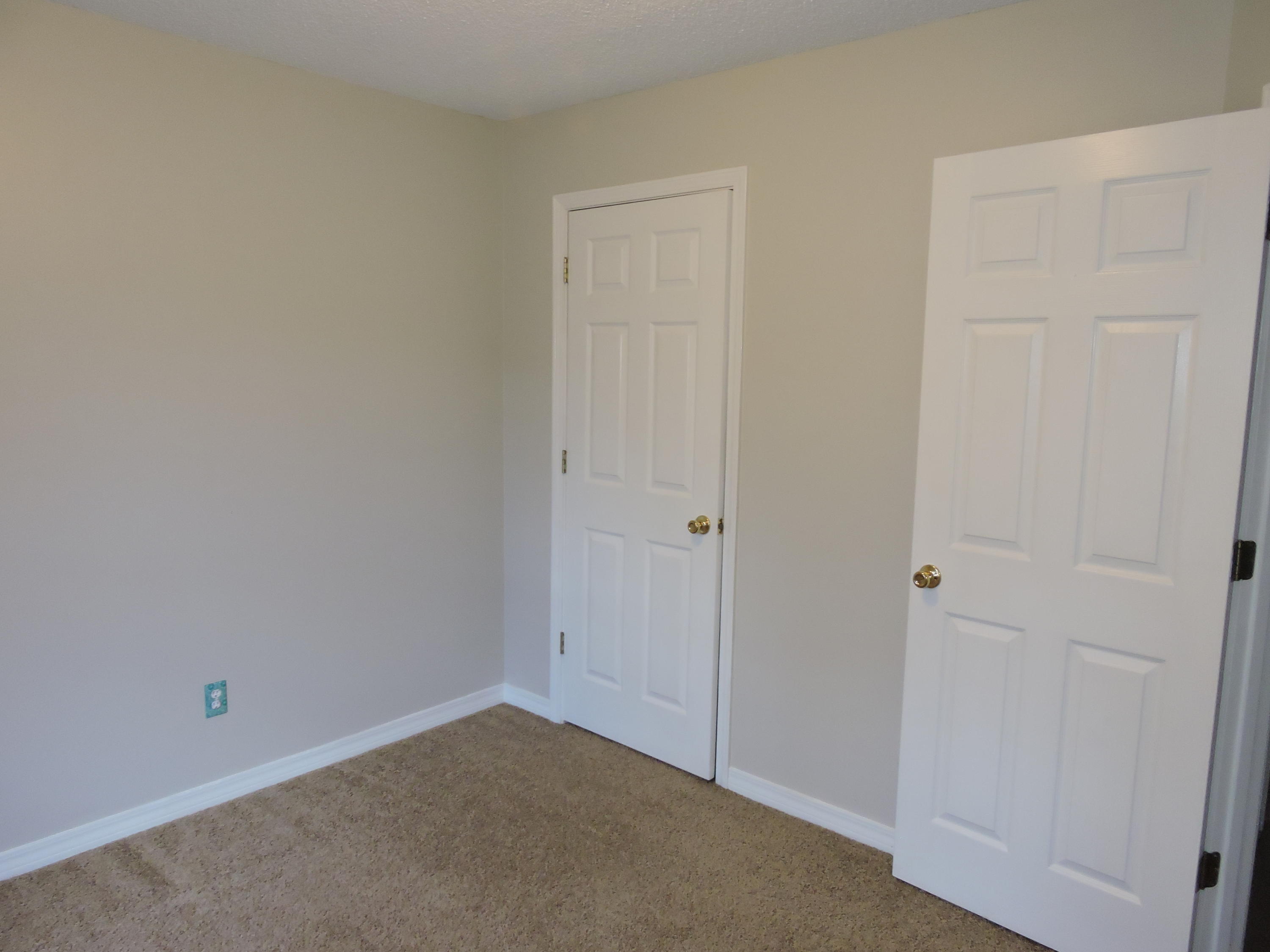 COUNTRYVIEW ESTATES 4TH ADDN - Residential Lease