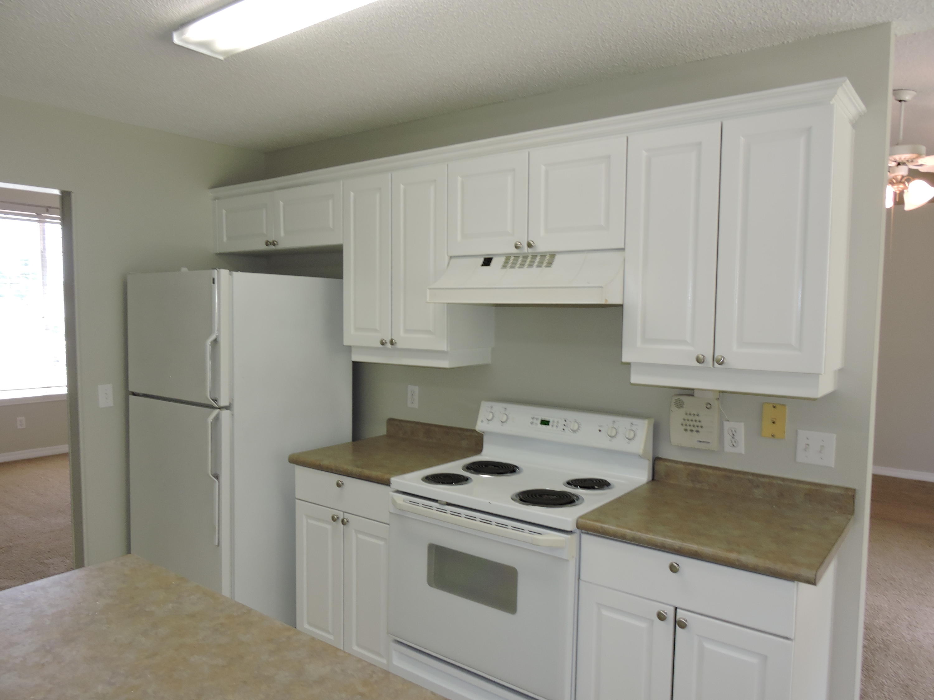 COUNTRYVIEW ESTATES 4TH ADDN - Residential Lease
