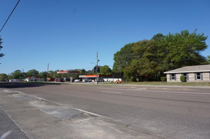 Parkway Apartments - Residential Lease