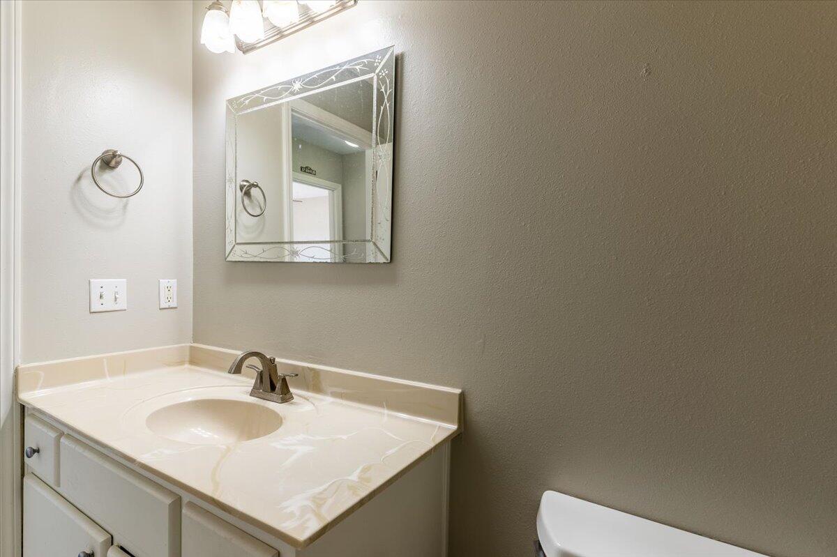 VIZCAYA 1ST ADDTION LOT 4 BLK6 AS DES IN OR 3968 PG 2011 - Residential Lease