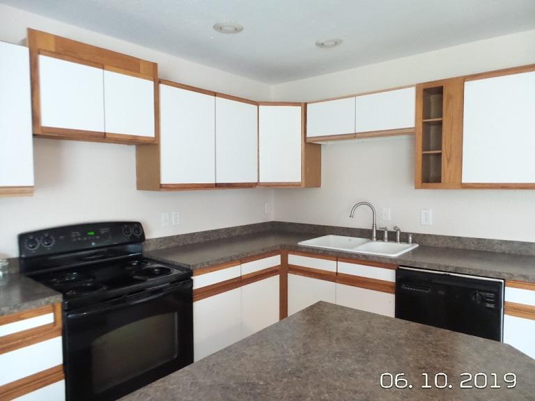 PINE MEADOWS 1ST ADDN - Residential Lease