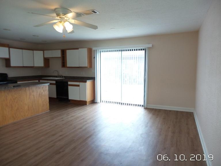 PINE MEADOWS 1ST ADDN - Residential Lease