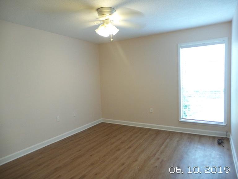 PINE MEADOWS 1ST ADDN - Residential Lease