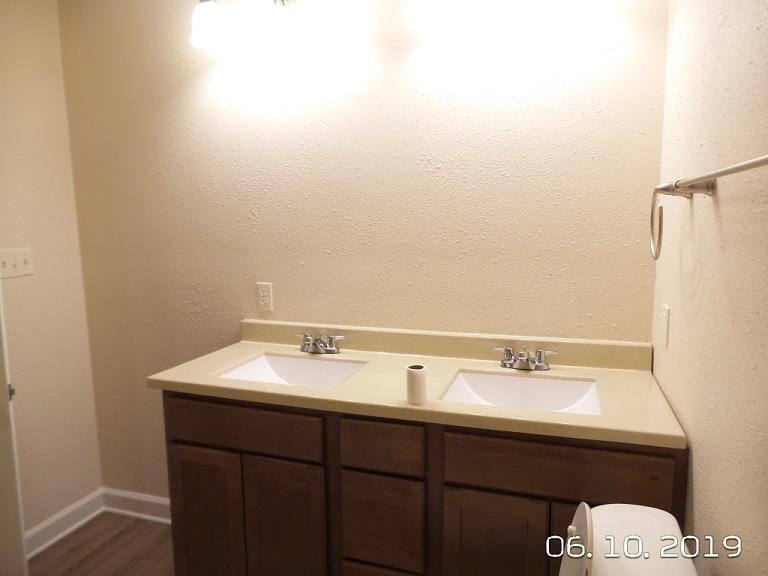 PINE MEADOWS 1ST ADDN - Residential Lease
