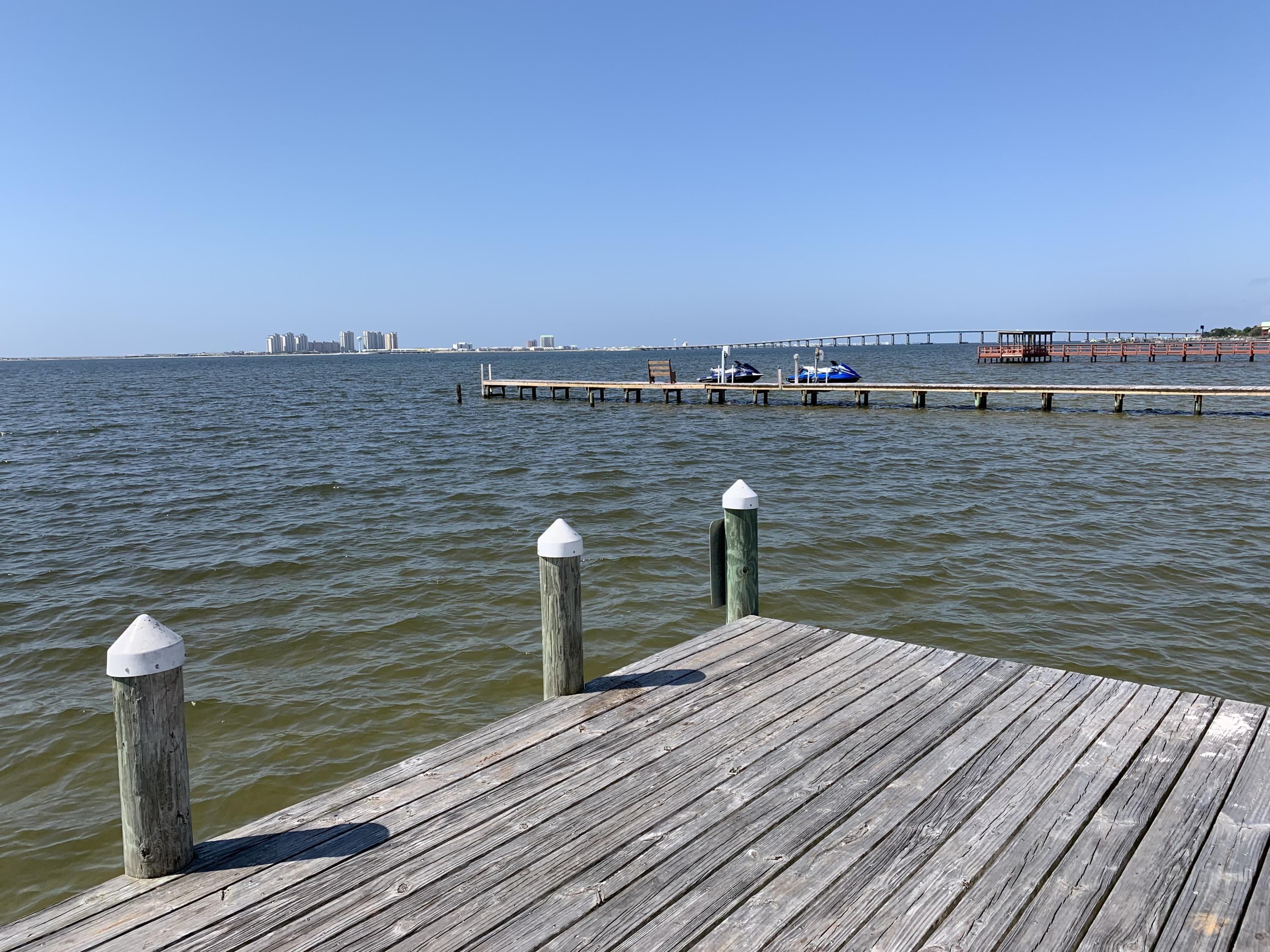 SOUNDSIDE MOORINGS - Residential