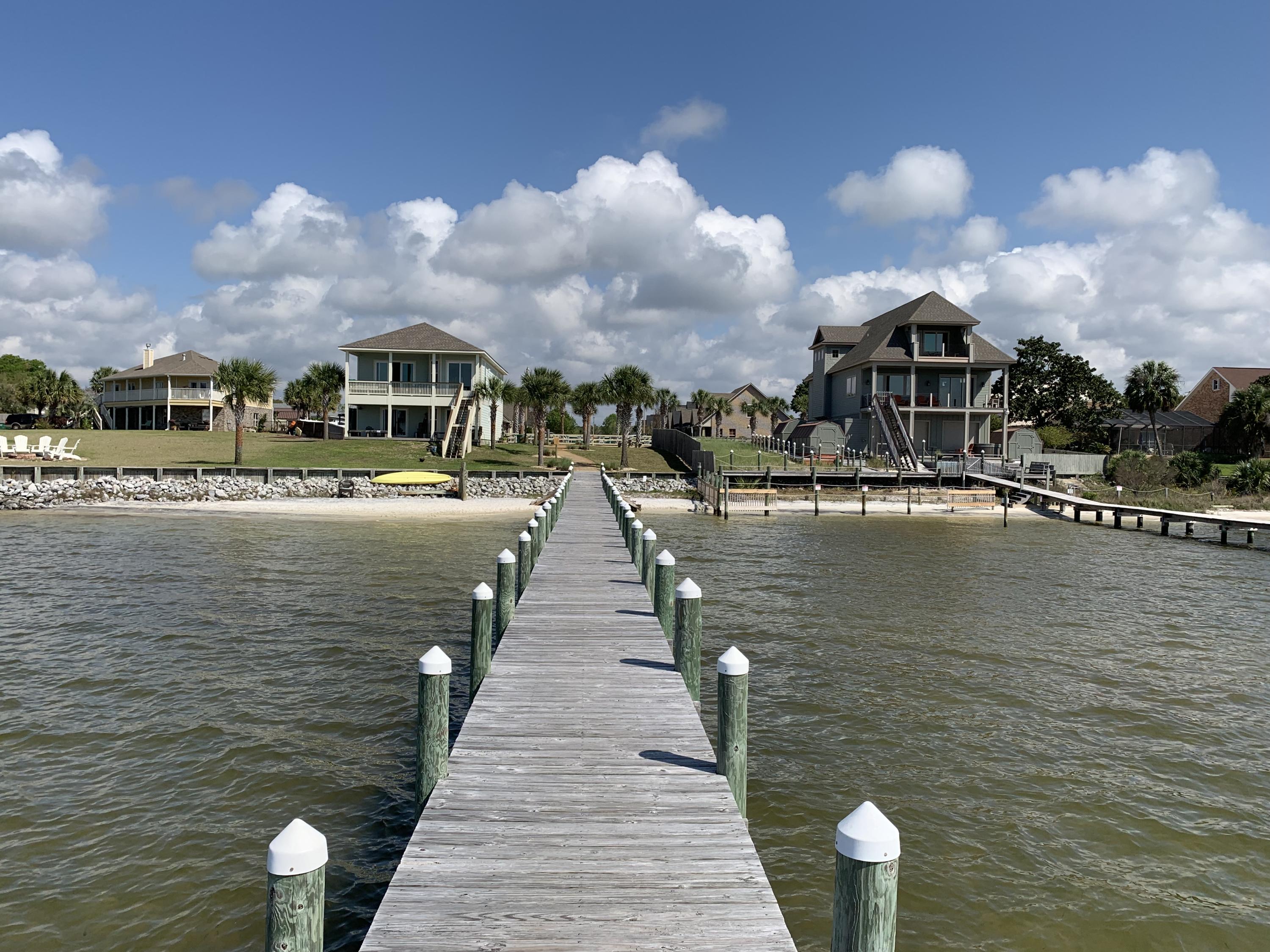 SOUNDSIDE MOORINGS - Residential