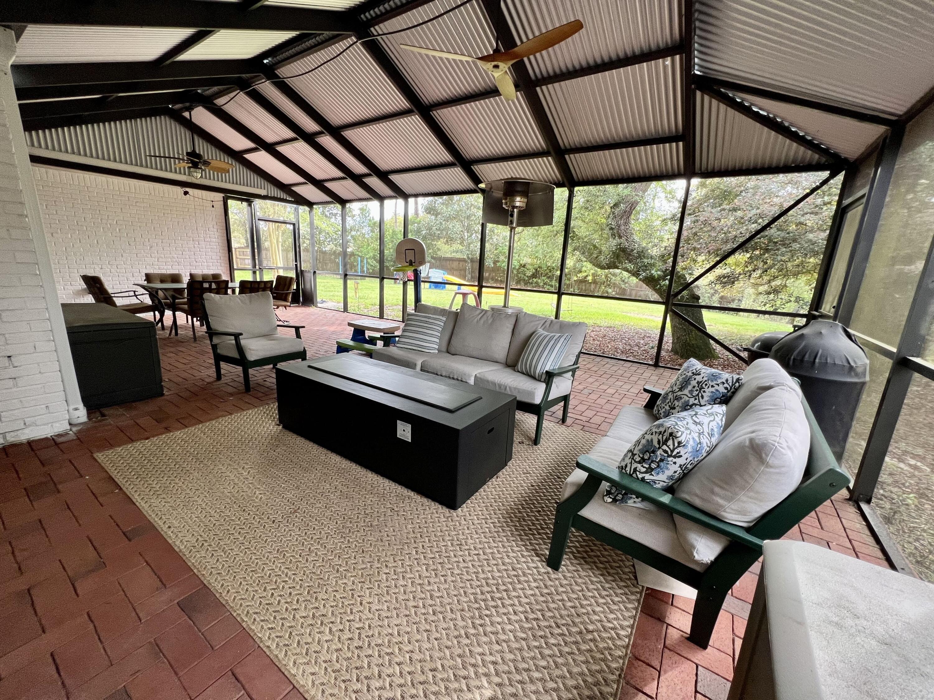 PARKWOOD ESTATES PH 1 BLUEWATER BAY - Residential Lease