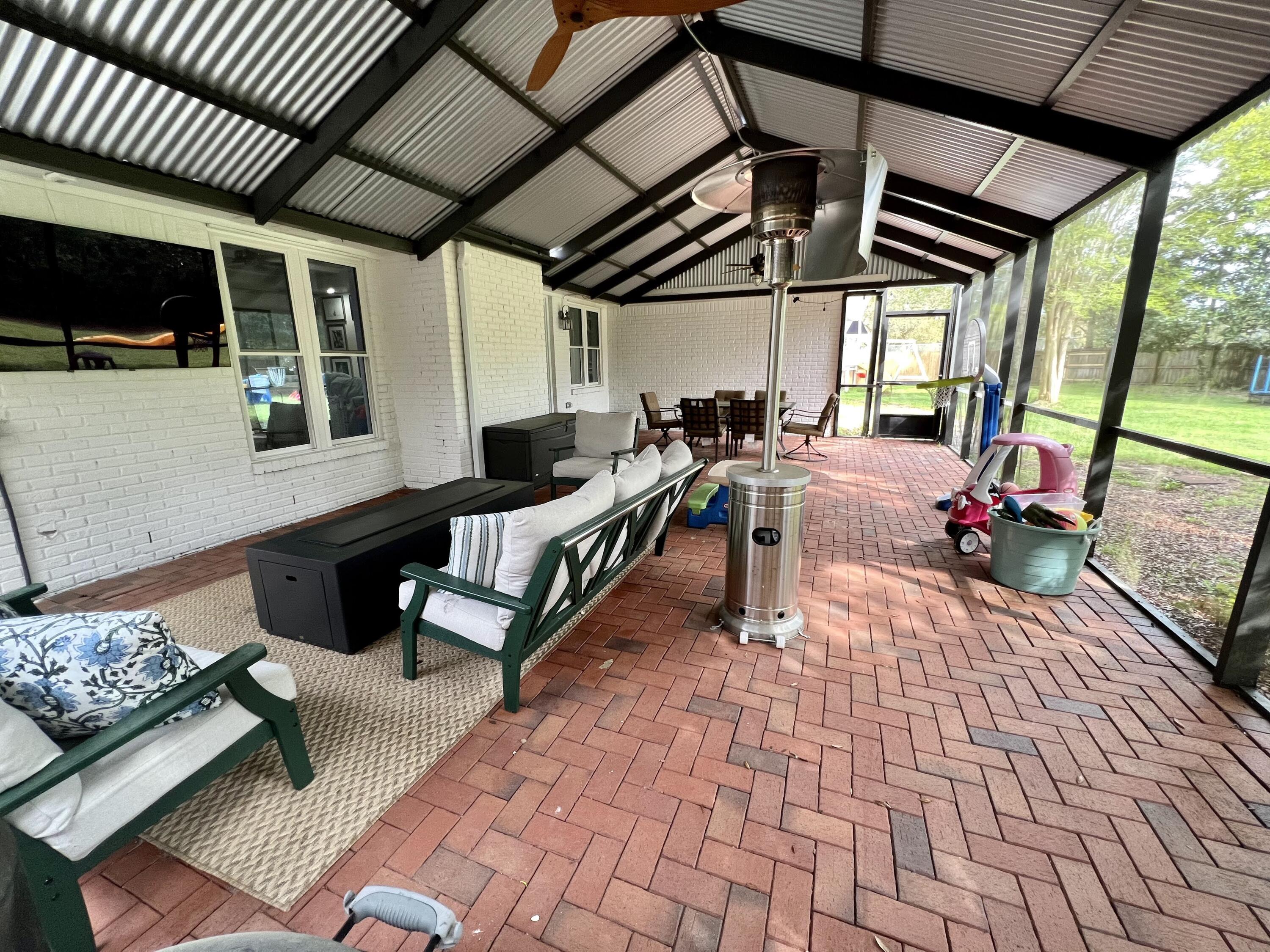PARKWOOD ESTATES PH 1 BLUEWATER BAY - Residential Lease
