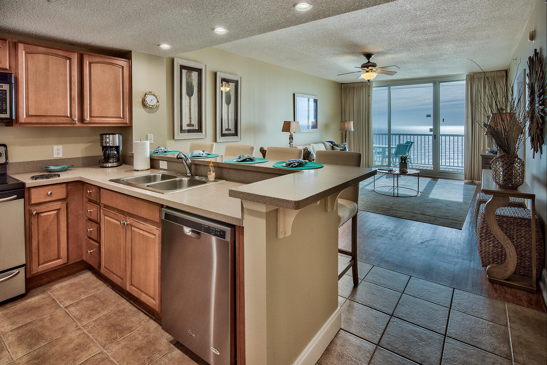 MAJESTIC BEACH TOWERS I - Residential