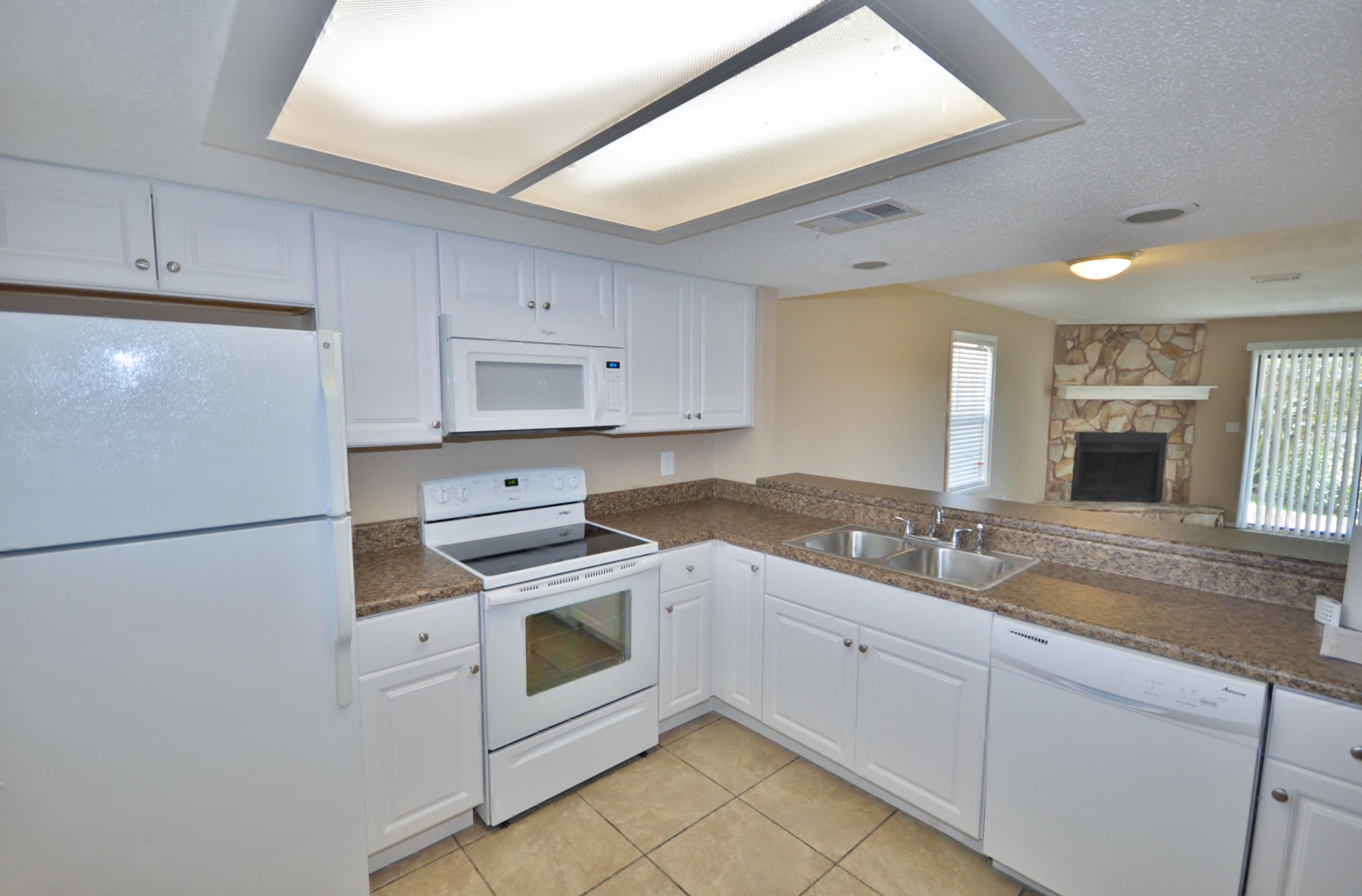 DESTIN RACQUET CLUB T/H - Residential Lease