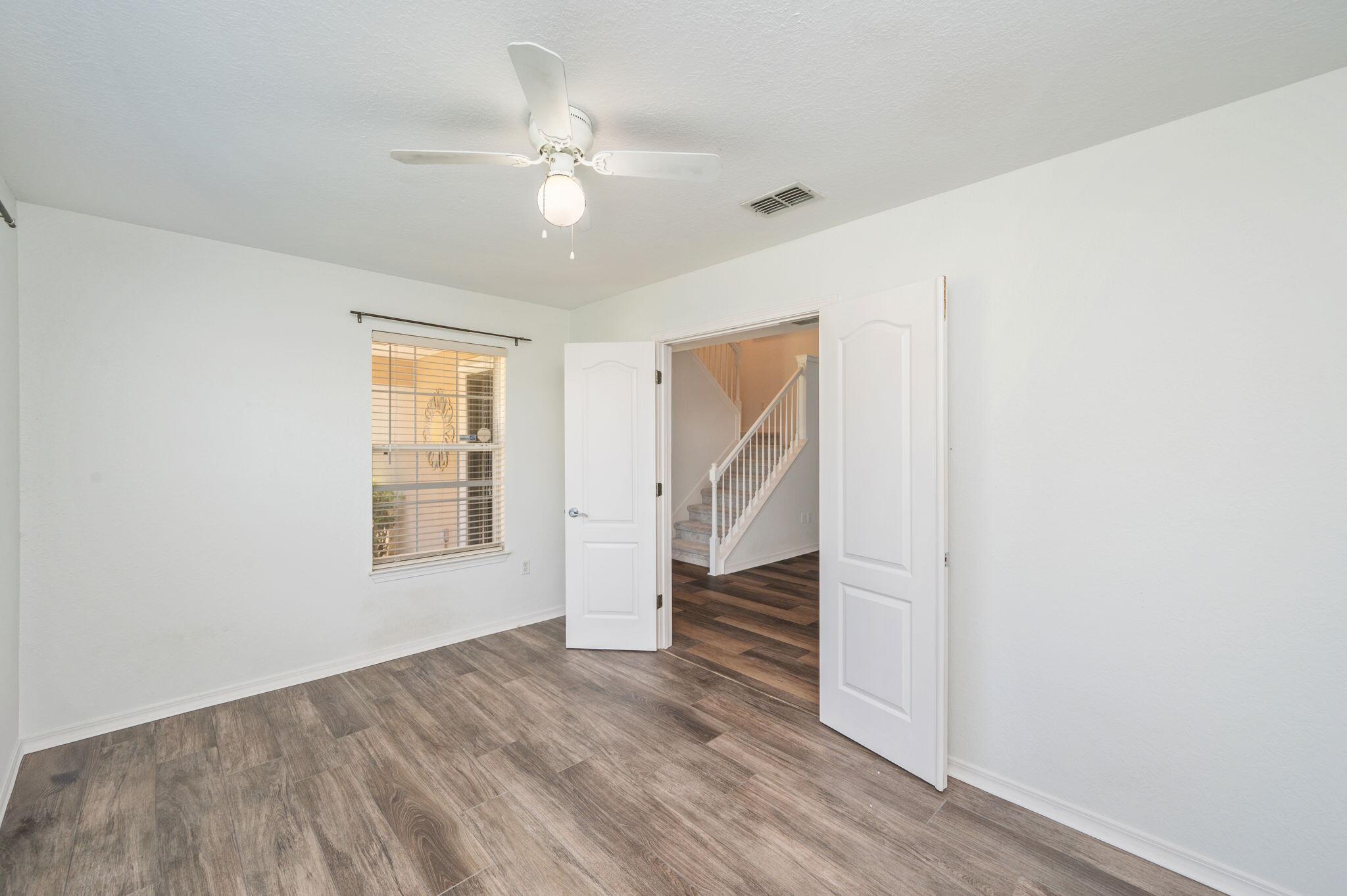EMERALD LAKES PH 1 - Residential Lease