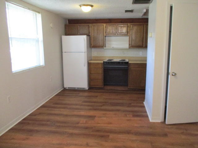 EDGEWATER - Residential Lease